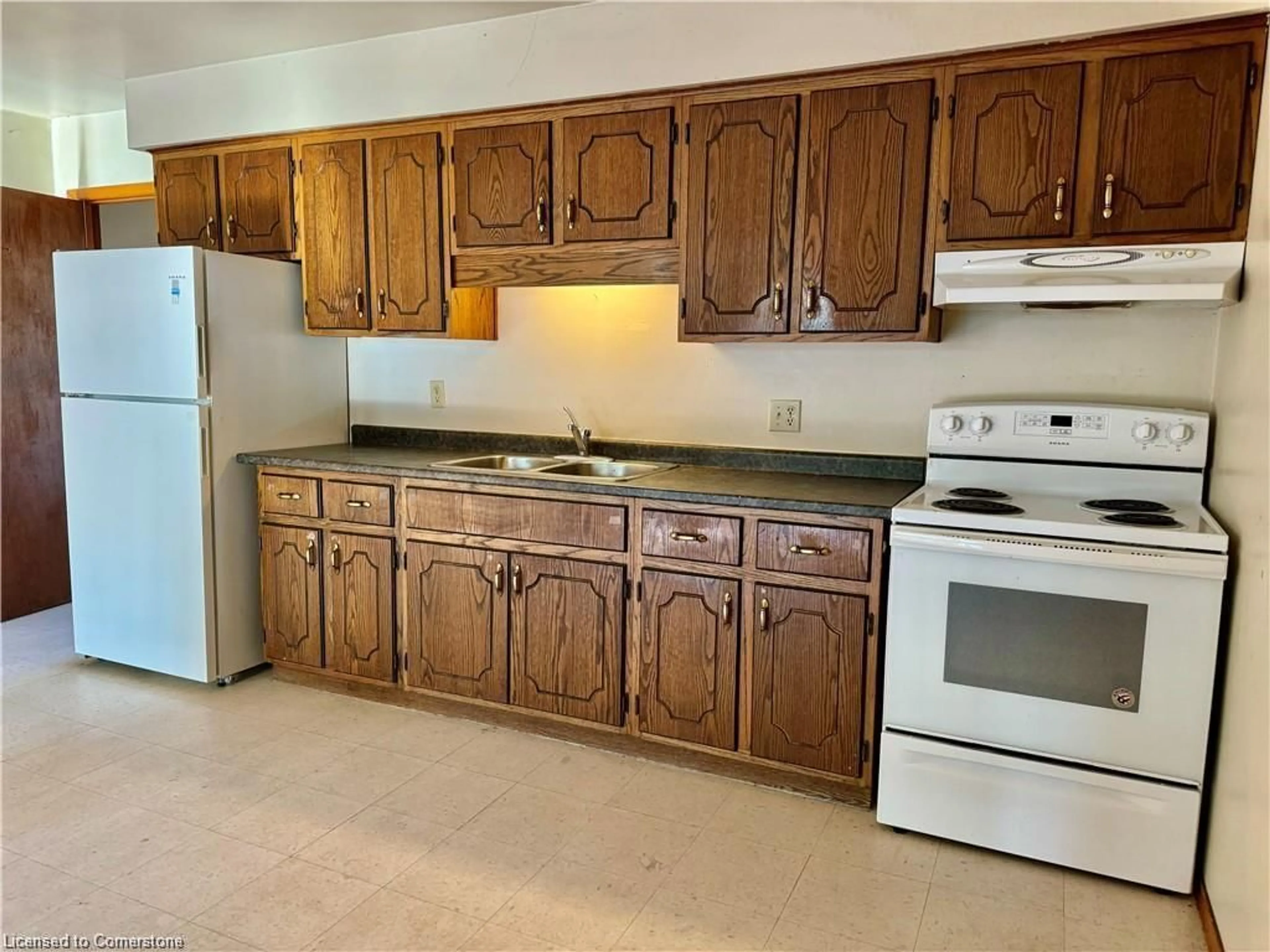 Standard kitchen, unknown floor, cottage for 84 East St #C, Cambridge Ontario N1R 4P3