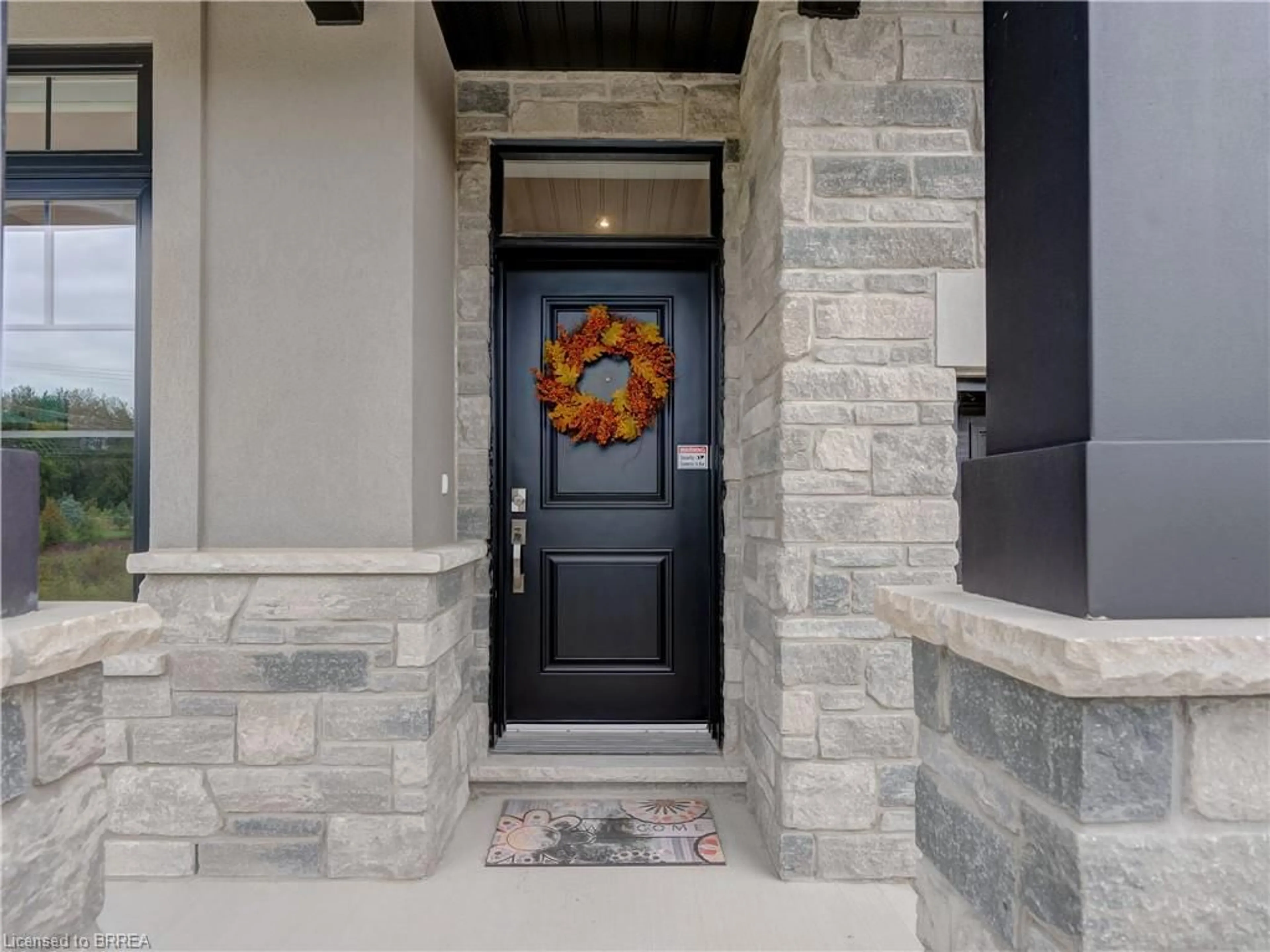 Indoor entryway, ceramic floors for 18 Cranberry Cres, Simcoe Ontario N3Y 4R5
