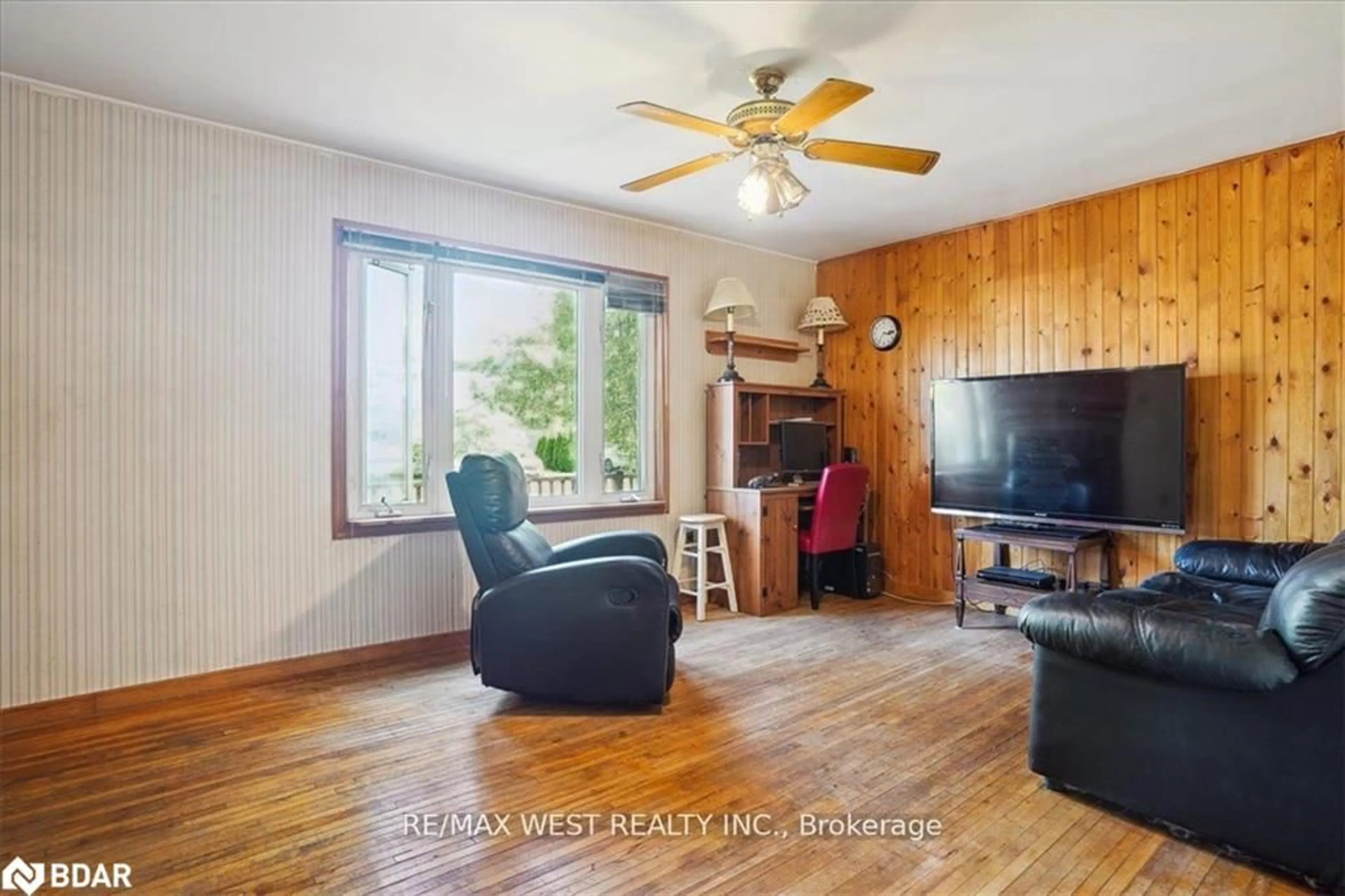 A pic of a room, wood floors for 55 Stewart St, Oakville Ontario L6K 1X6