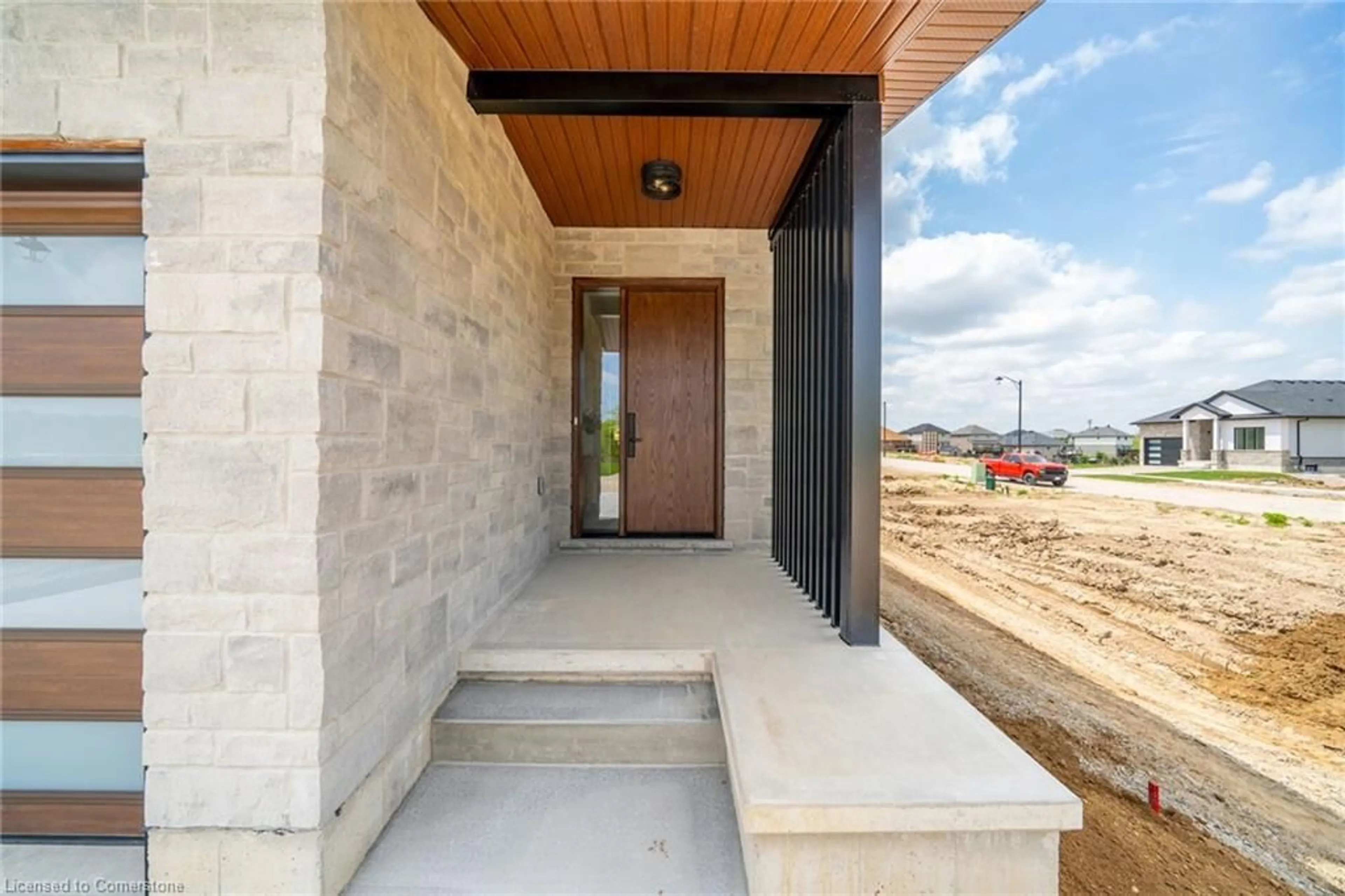 Indoor entryway, cement floor for 85 Duchess Dr, Delhi Ontario N4B 2V3