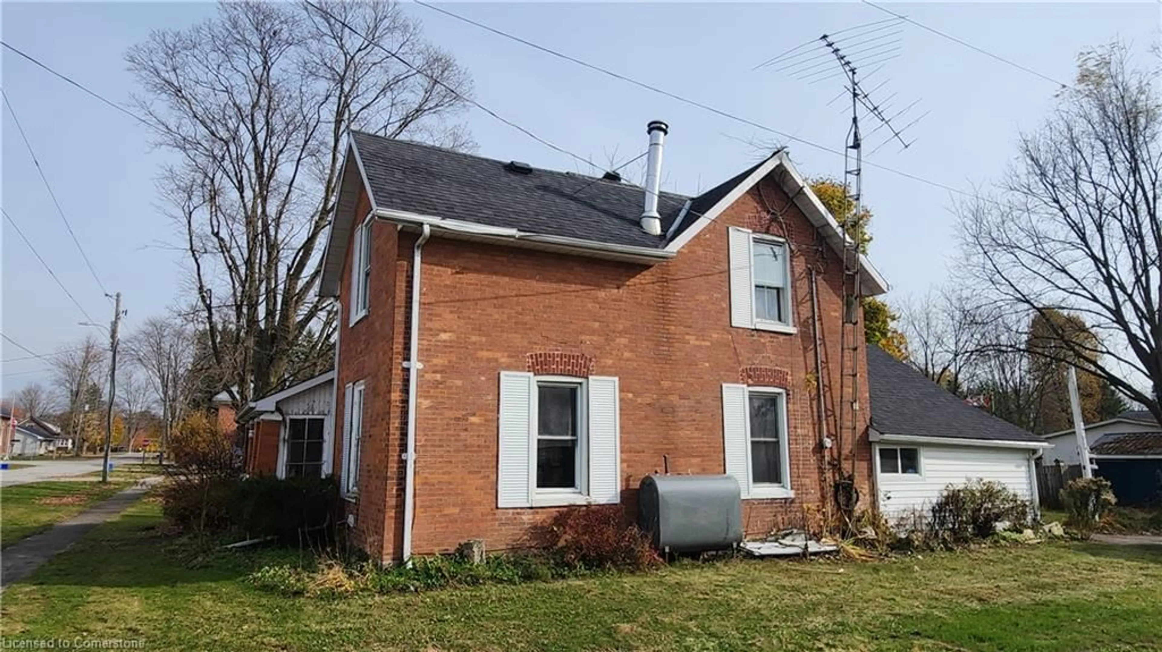 Frontside or backside of a home, cottage for 2040 John St, Howick Ontario N0G 1X0