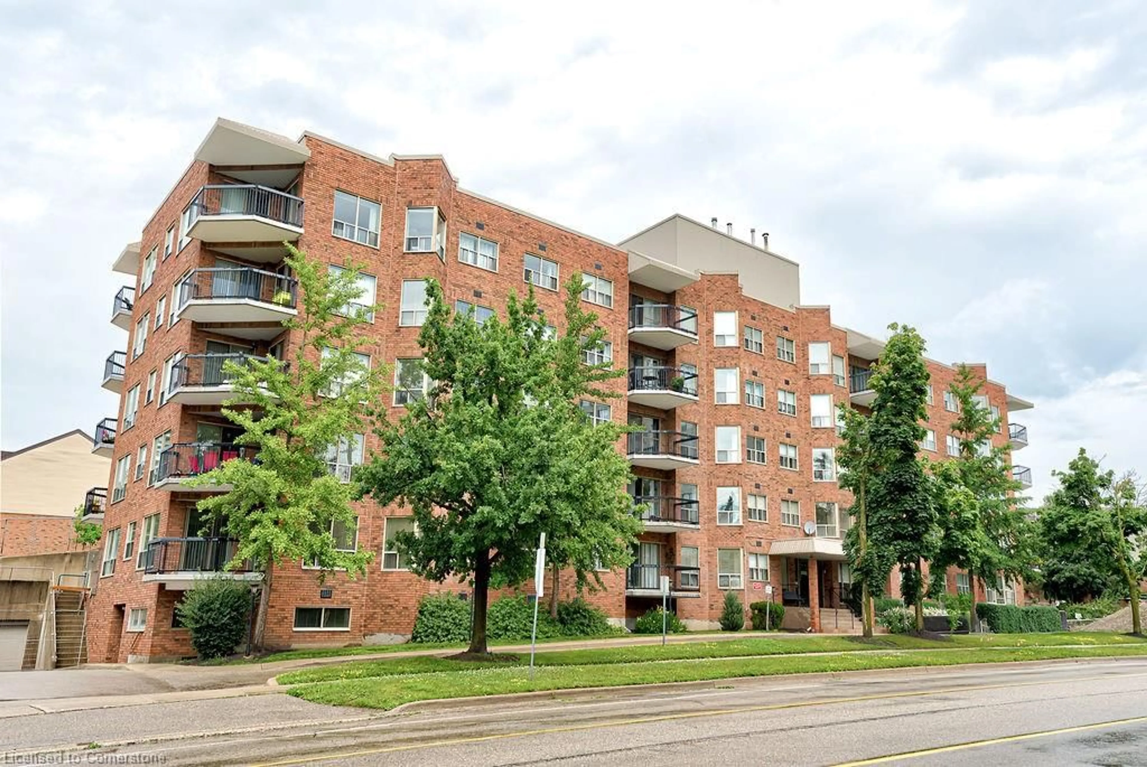 A pic from exterior of the house or condo, the front or back of building for 300 Keats Way #507, Waterloo Ontario N2L 6E6