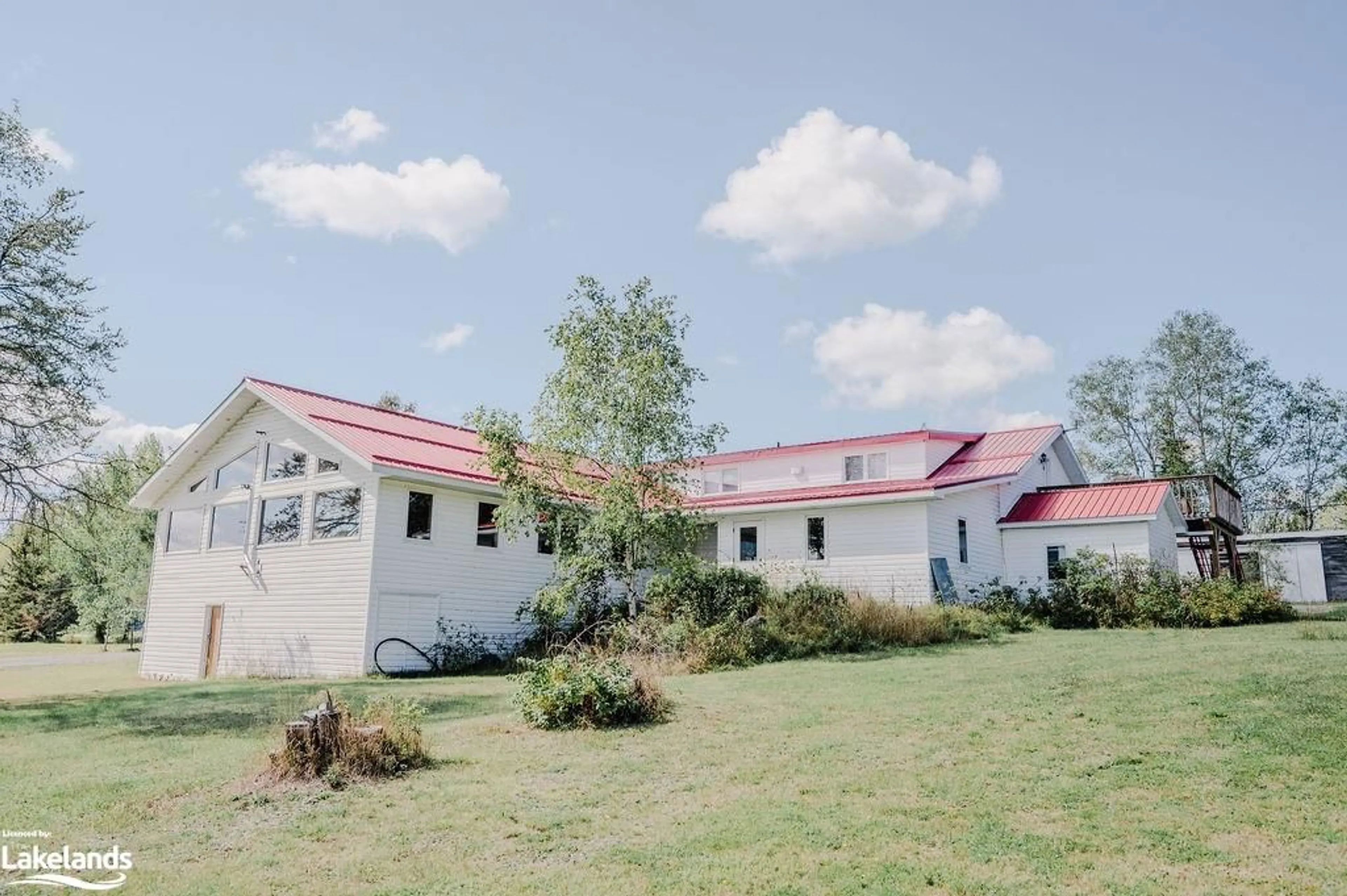 Frontside or backside of a home, the front or back of building for 501 Resort Rd, Sesekinika Ontario P0K 1S0