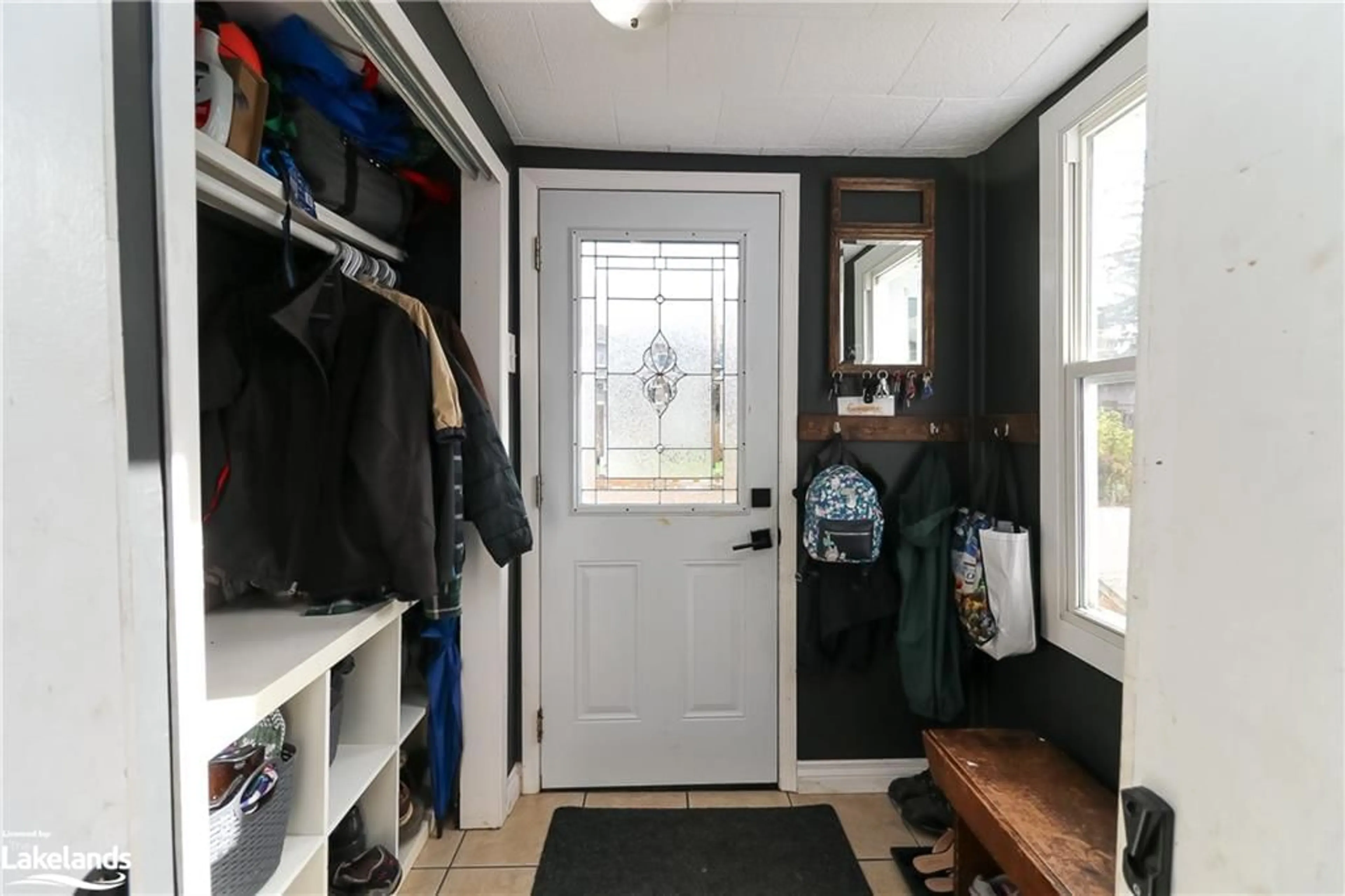 Indoor entryway, wood floors for 200 Sutherland St, Stayner Ontario L0M 1S0