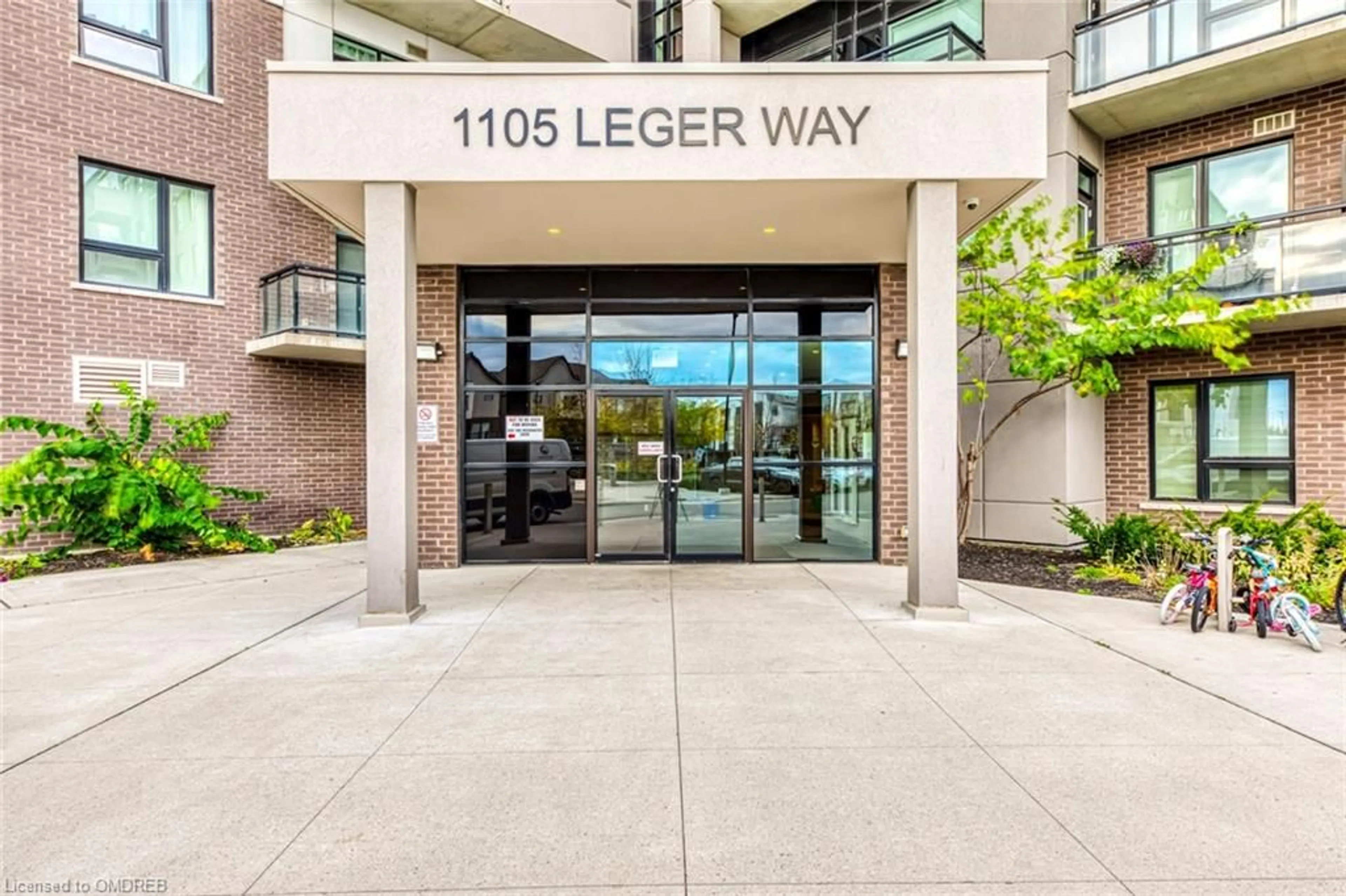 Indoor foyer for 1105 Leger Way #223, Milton Ontario L9E 1K7