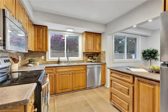 Additional property image - 330 Duncombe Dr