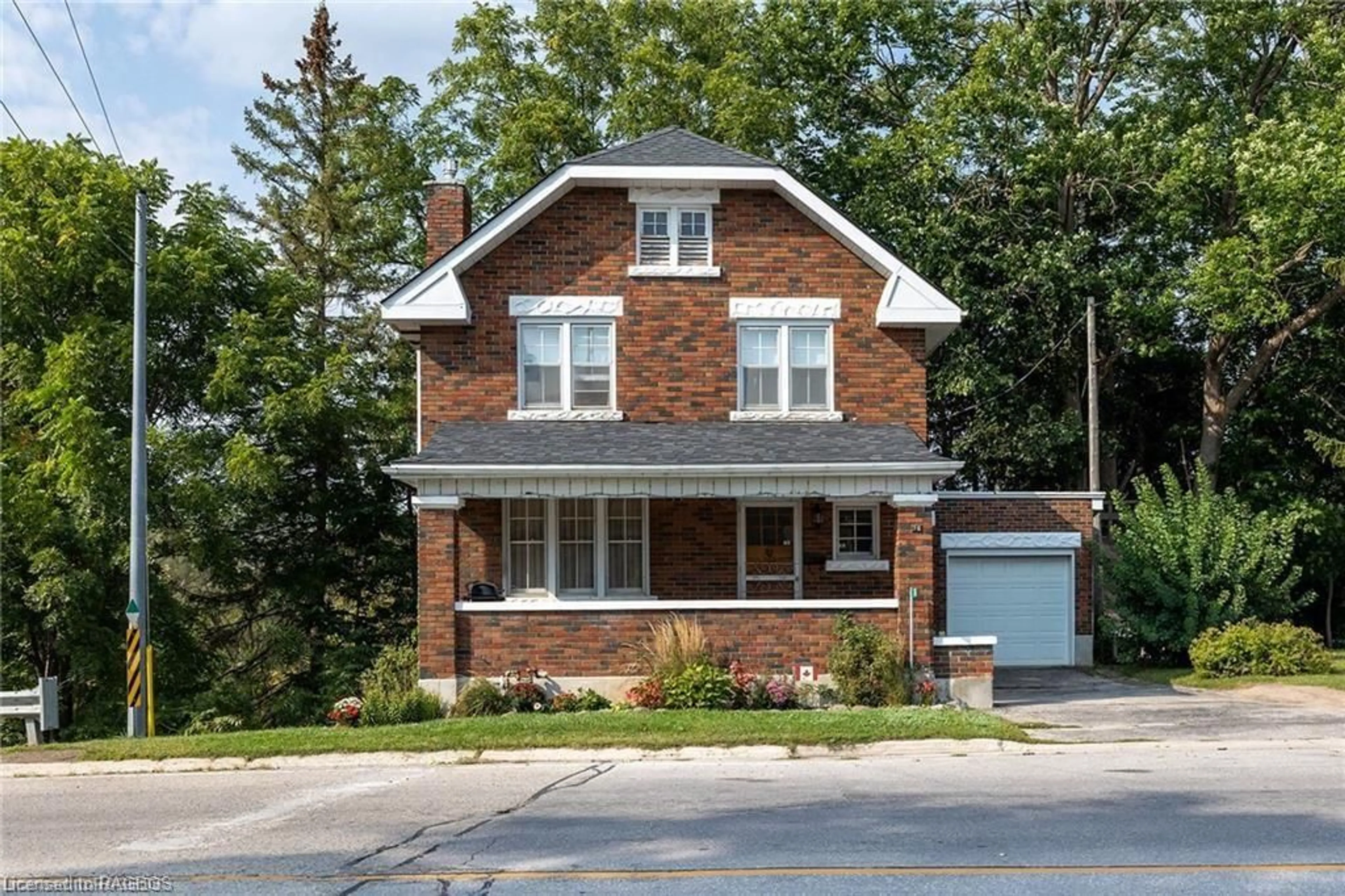 Home with brick exterior material for 76 10th St, Hanover Ontario N4N 1J6