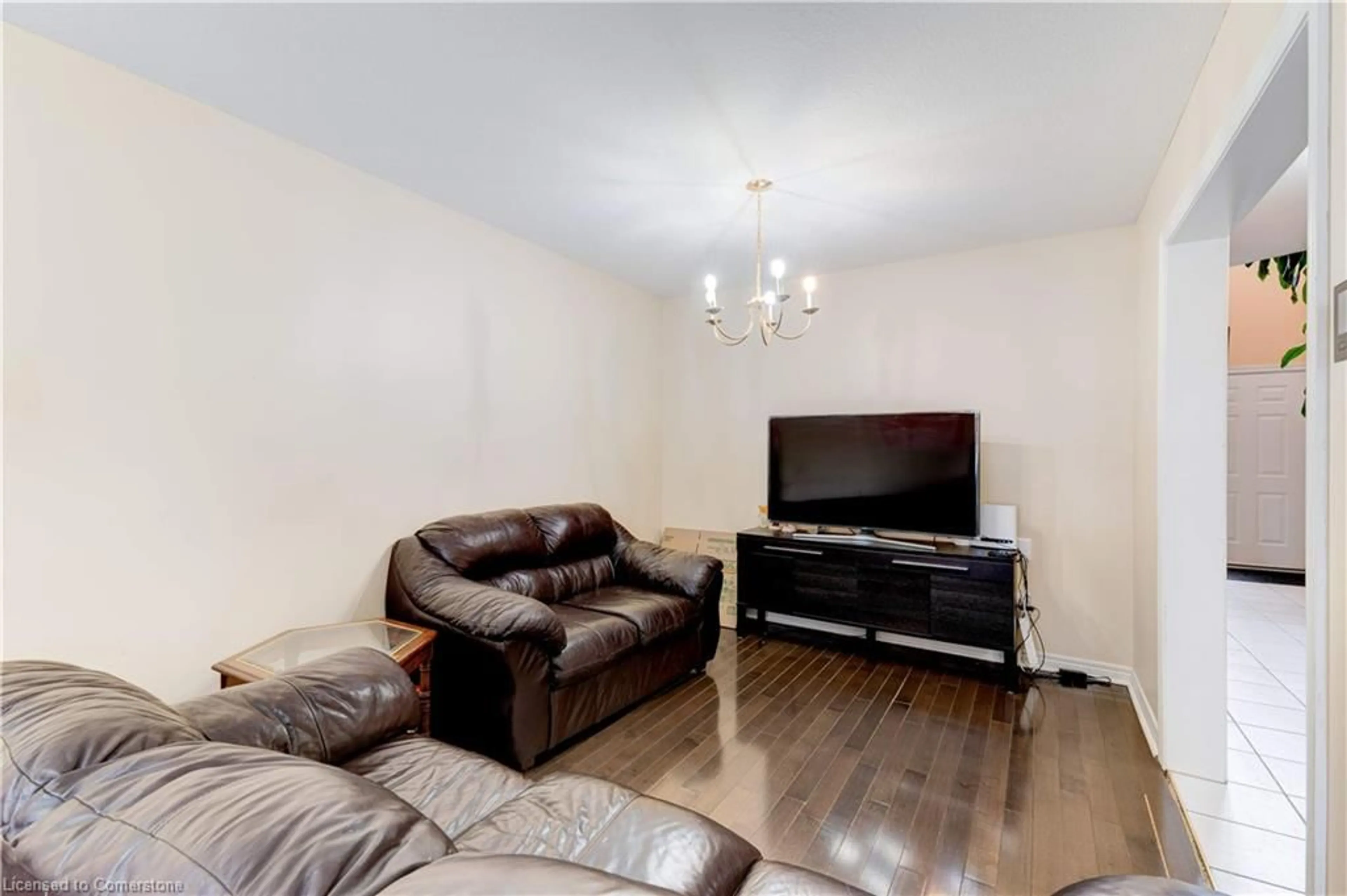 Living room, wood floors for 120 Peachwood Cres, Stoney Creek Ontario L8E 5Z8