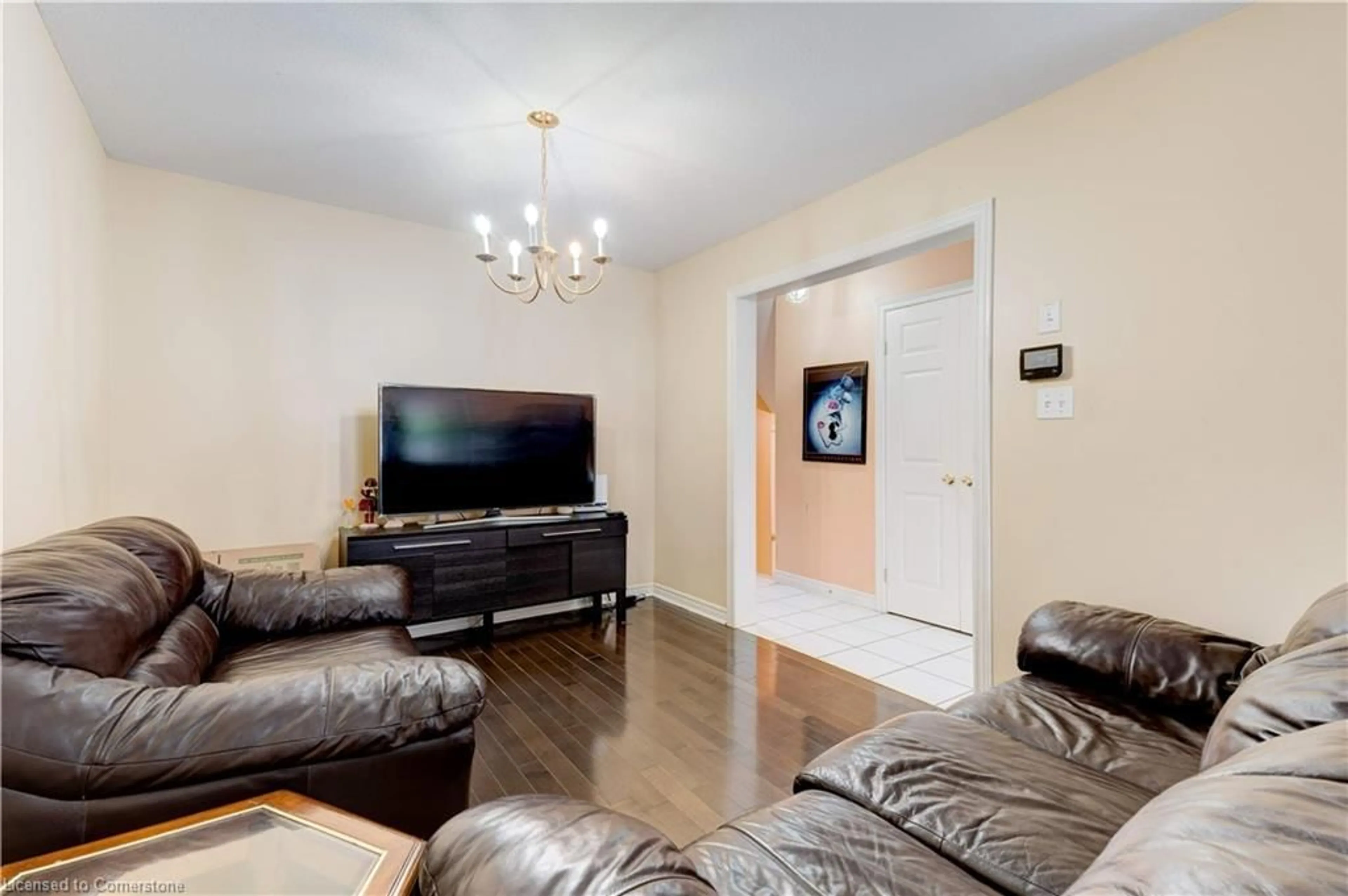 Living room, wood floors for 120 Peachwood Cres, Stoney Creek Ontario L8E 5Z8