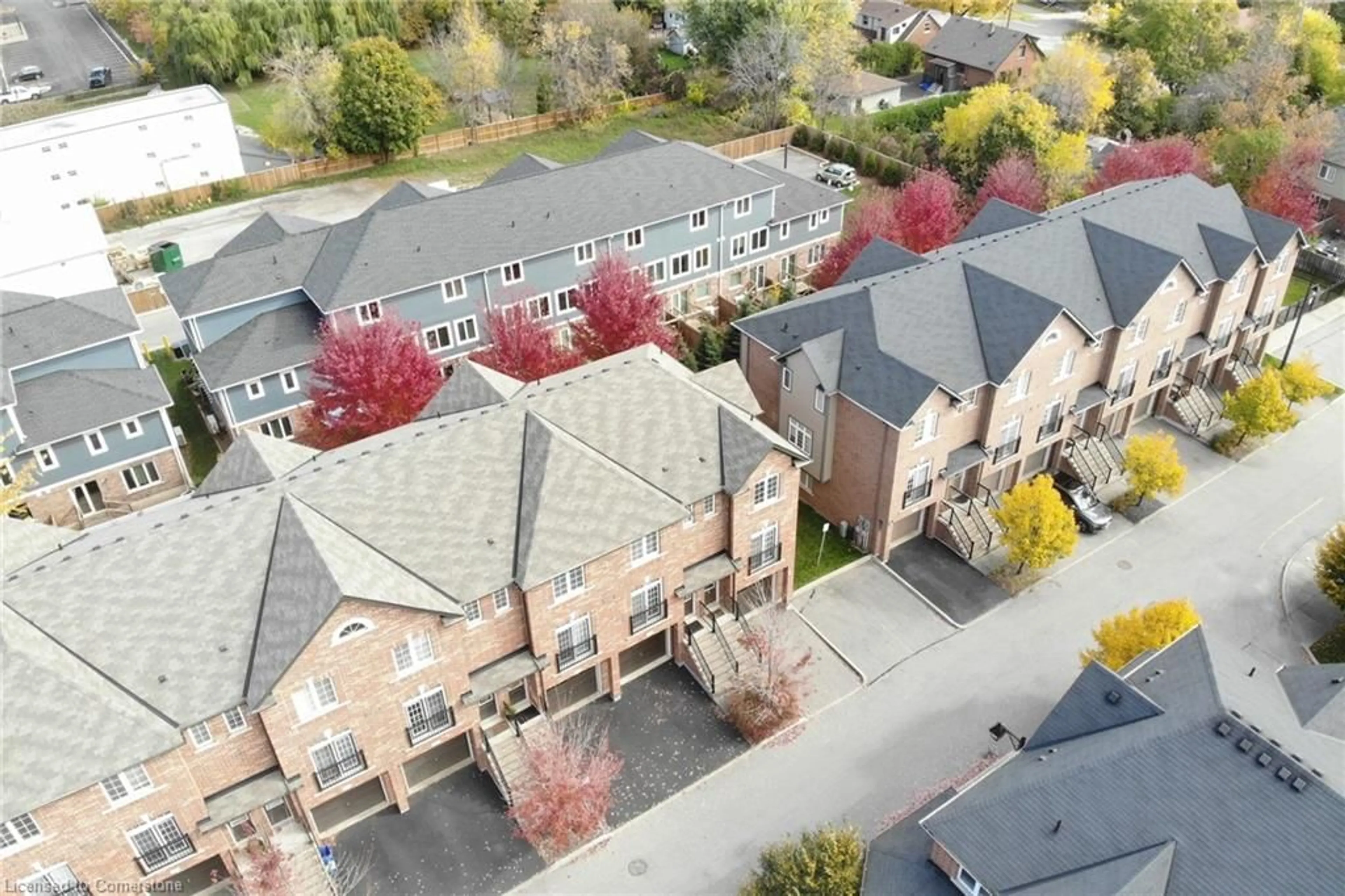 A pic from exterior of the house or condo, the street view for 971 Reimer Common, Burlington Ontario L7R 0C8