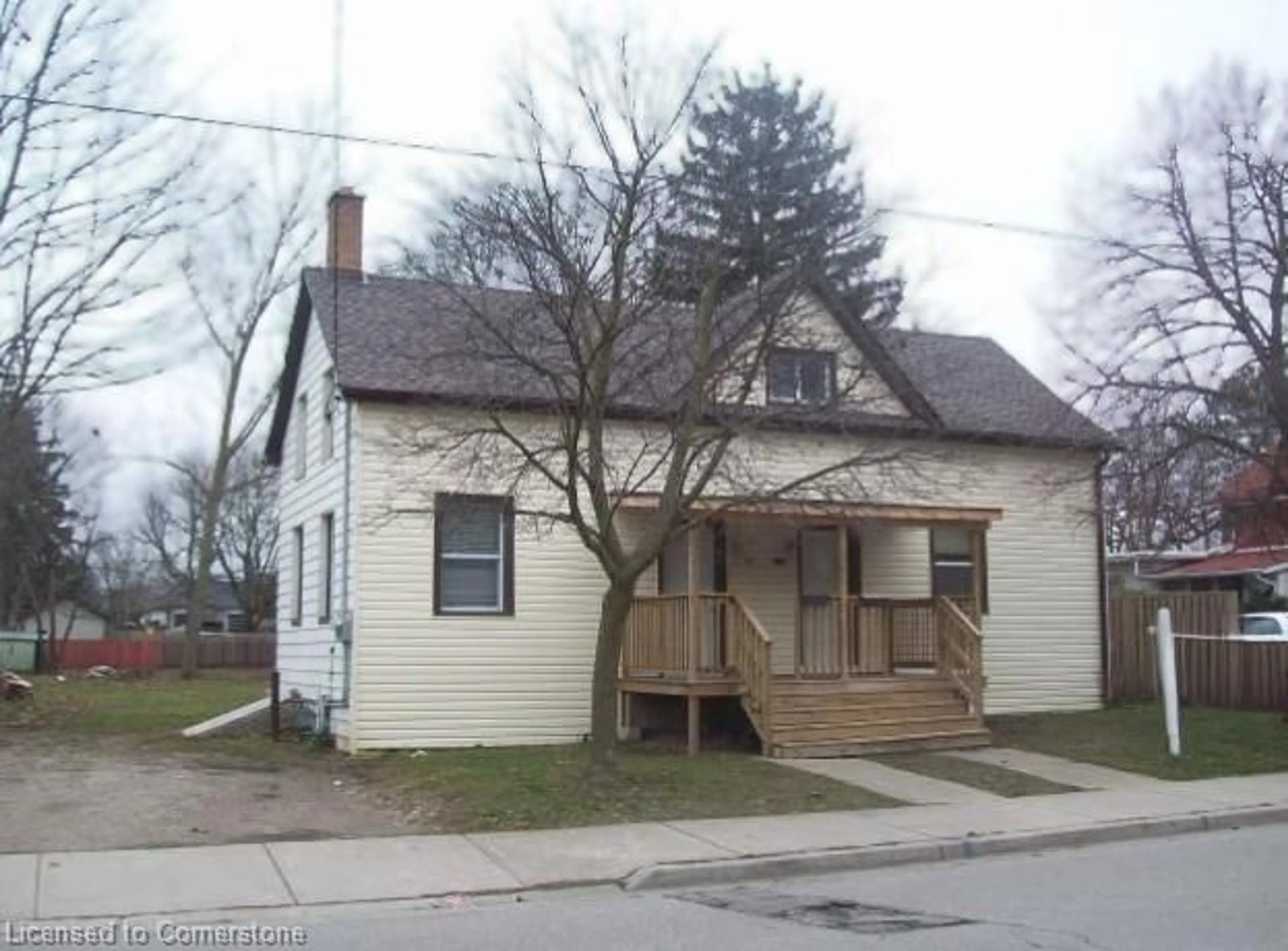 Frontside or backside of a home, cottage for 1125-1127 Duke St, Cambridge Ontario N3H 3V5