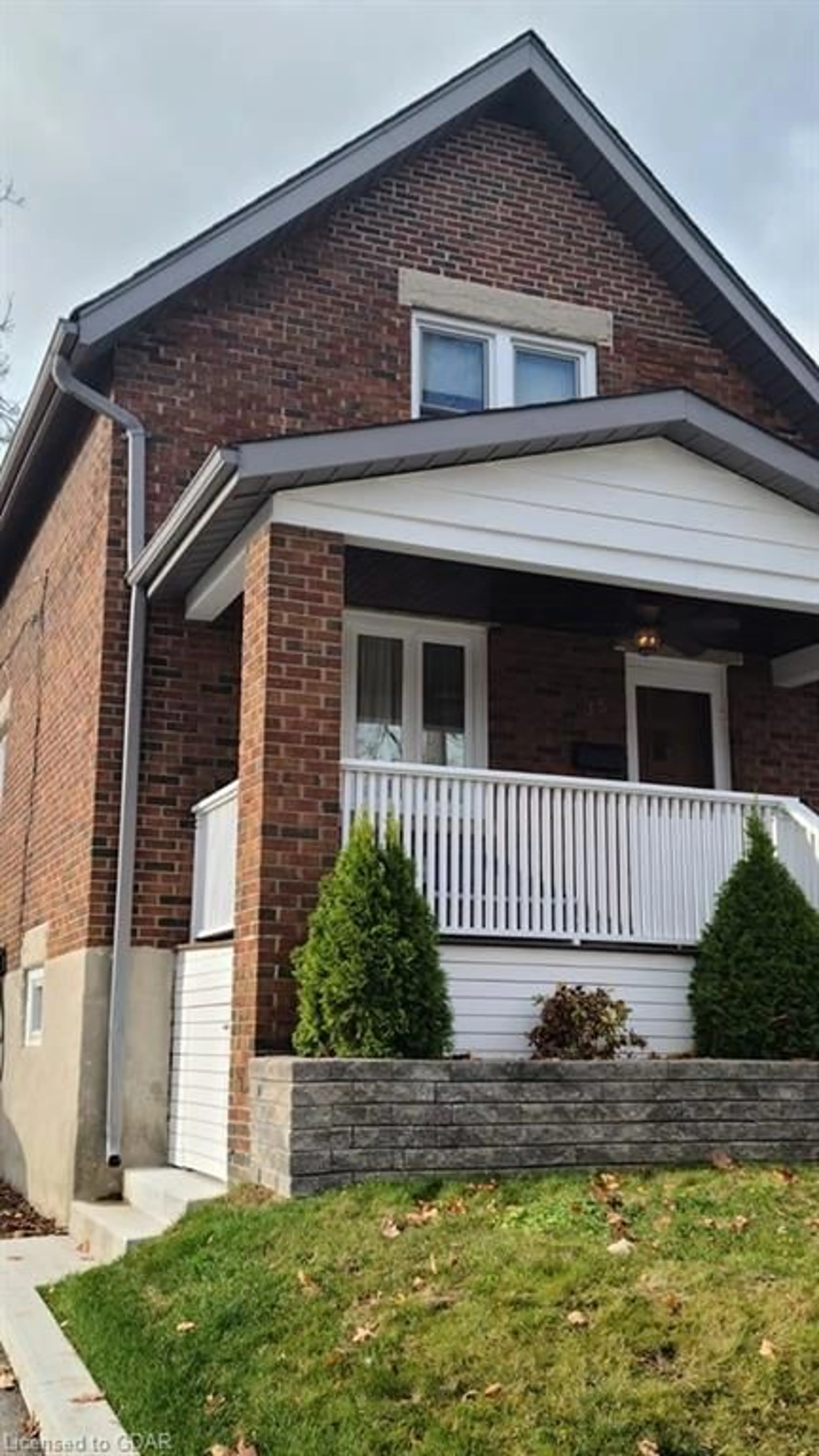 Home with brick exterior material for 35 Fergus St, Guelph Ontario N1H 5K8