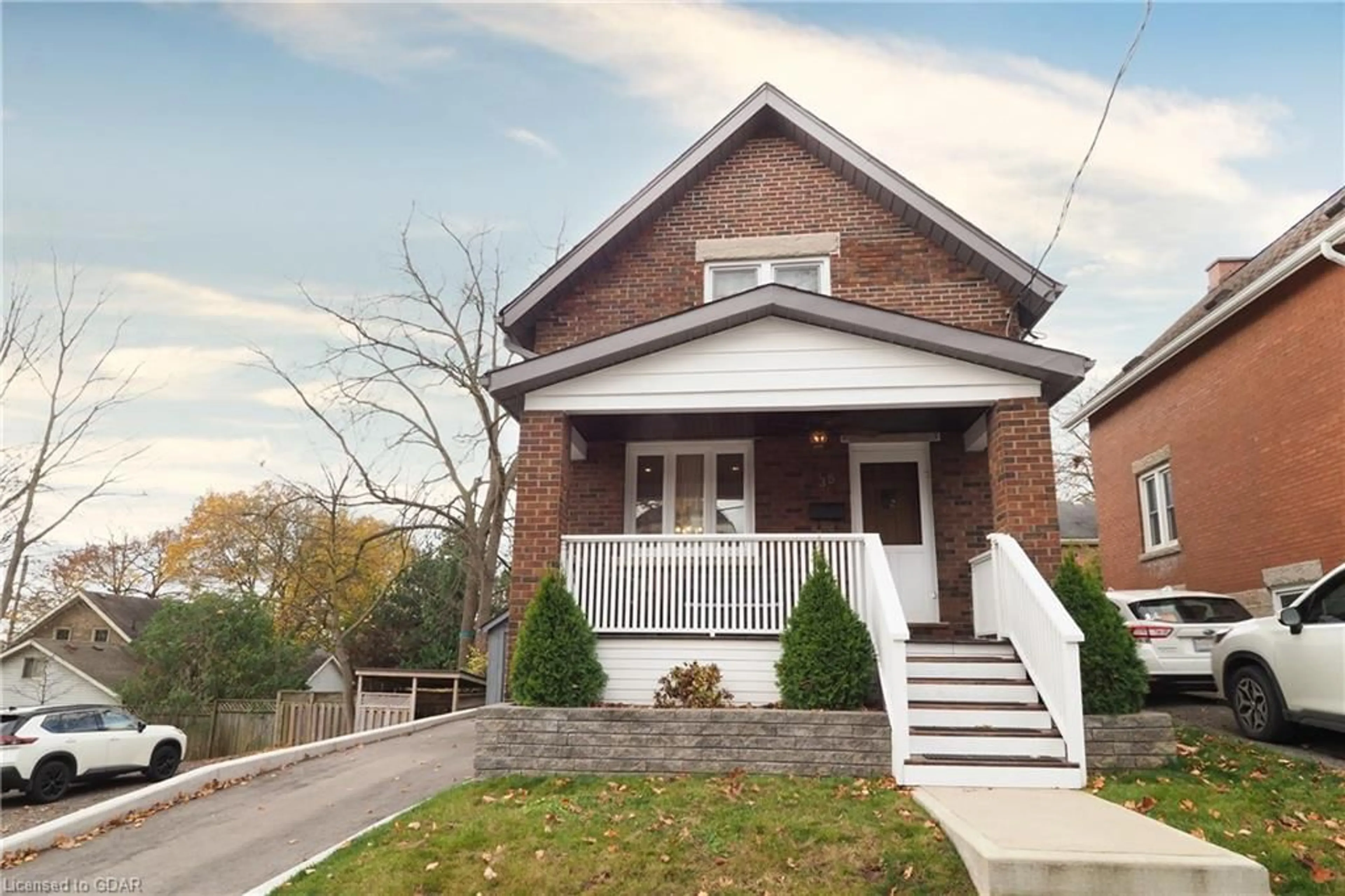 Home with brick exterior material for 35 Fergus St, Guelph Ontario N1H 5K8