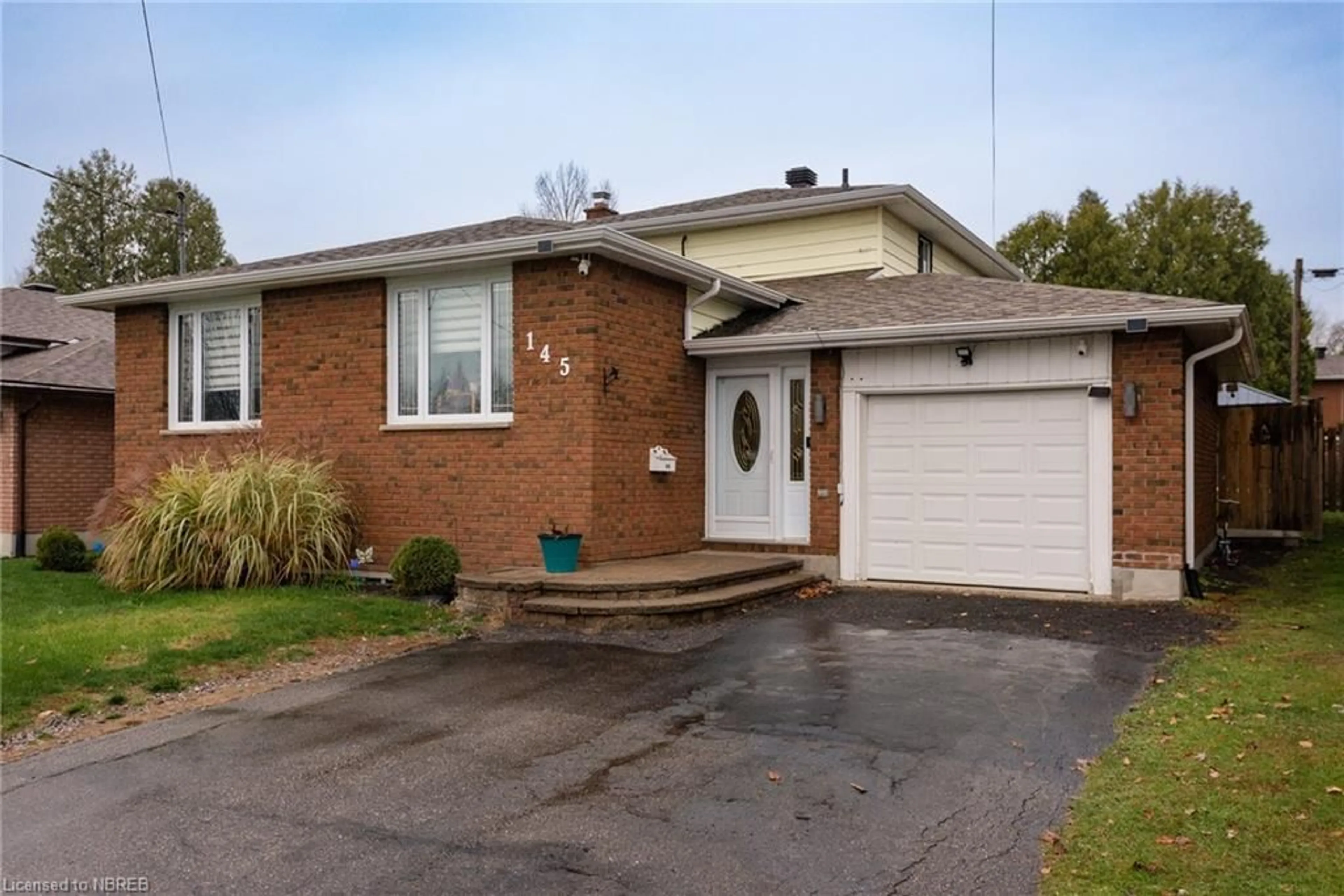 Frontside or backside of a home, cottage for 145 Shallot Cres, North Bay Ontario P1A 3V7