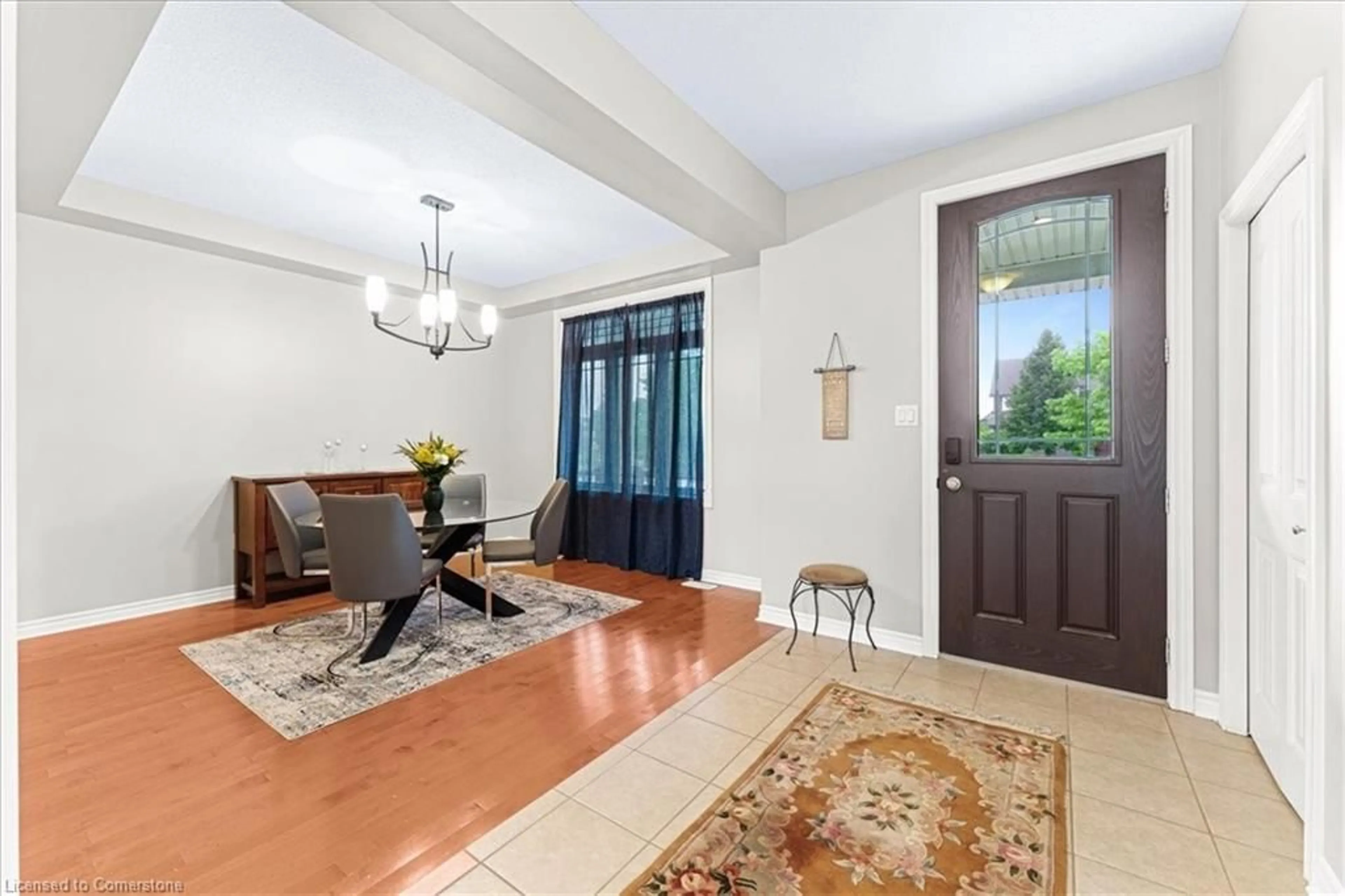 Indoor foyer, wood floors for 9 Tolton Dr, Guelph Ontario N1L 0C4