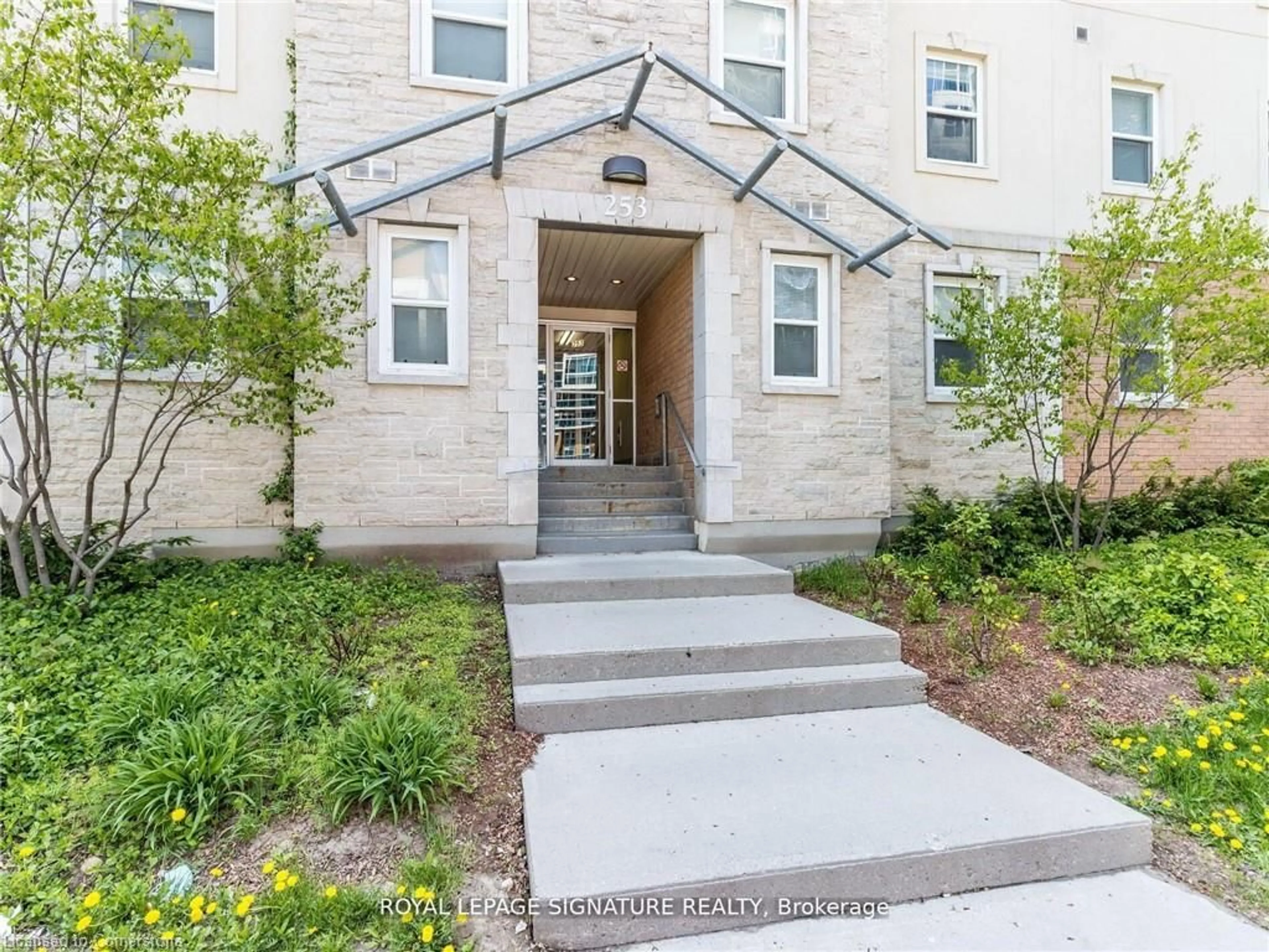 Indoor entryway, cement floor for 253 Lester St #101, Waterloo Ontario N2L 3W6