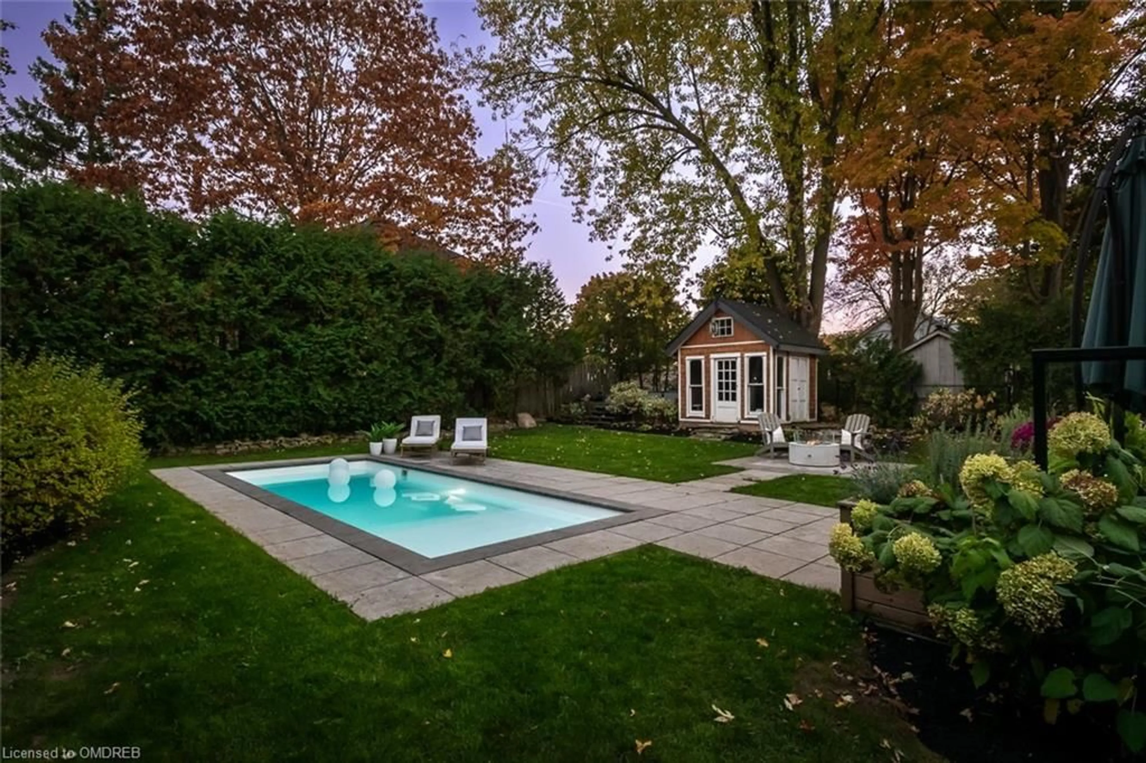 Indoor or outdoor pool for 39 Henderson St, Elora Ontario N0B 1S0