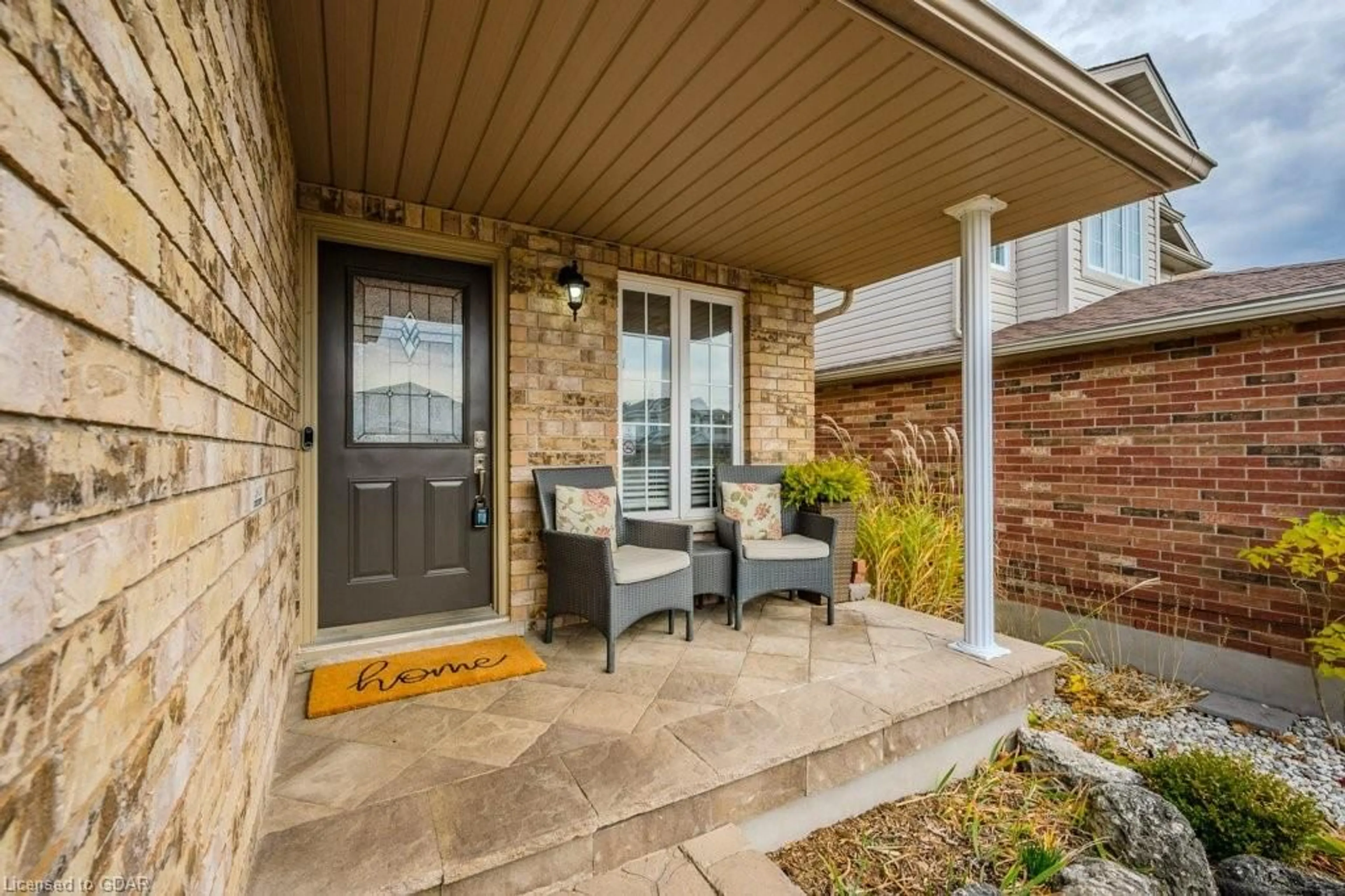 Indoor entryway, wood floors for 17 Hasler Cres, Guelph Ontario N1L 0A4