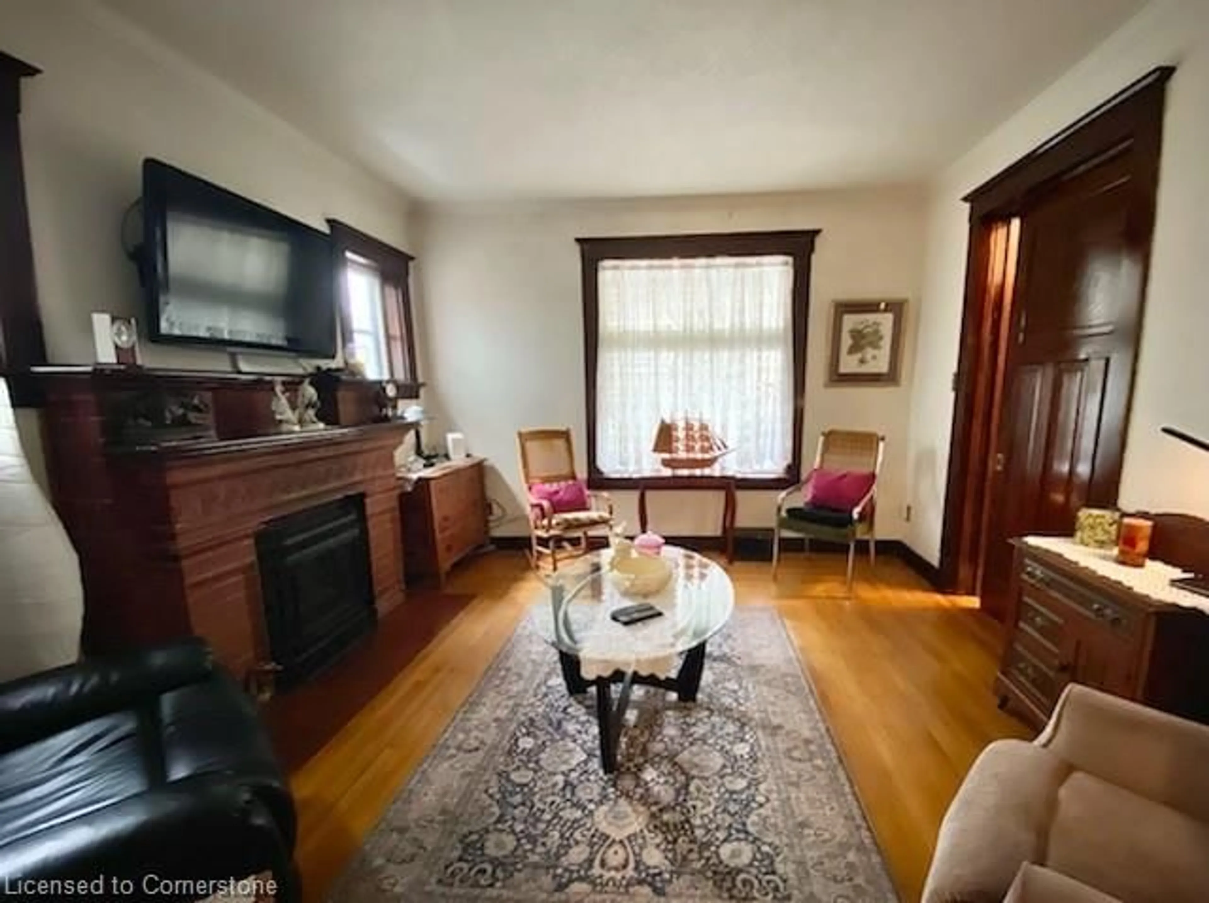 Living room, wood floors for 51 Cedar St, Kitchener Ontario N2H 2W9