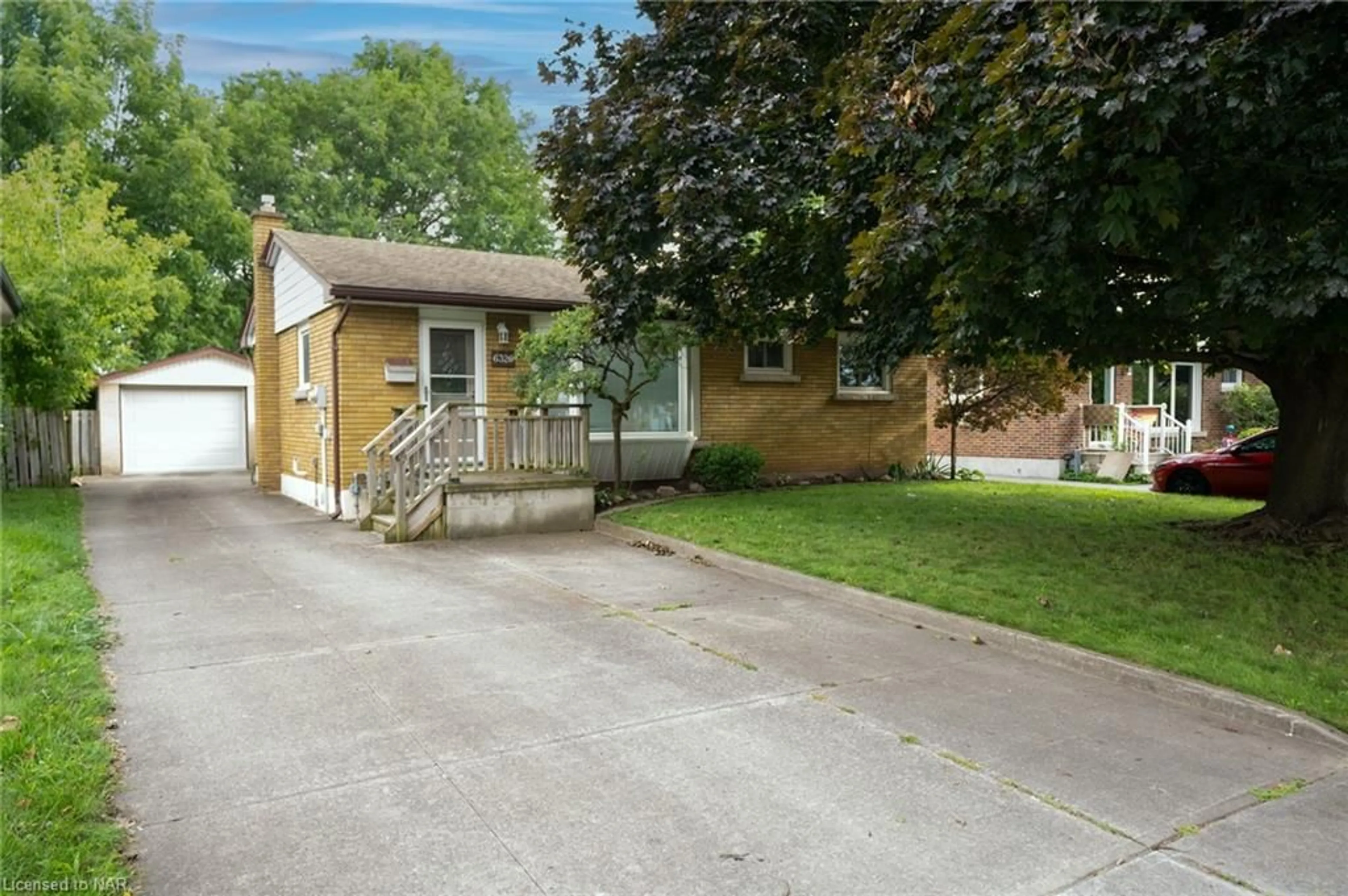 A pic from exterior of the house or condo, the street view for 6326 Doreen Dr, Niagara Falls Ontario L2E 5K2