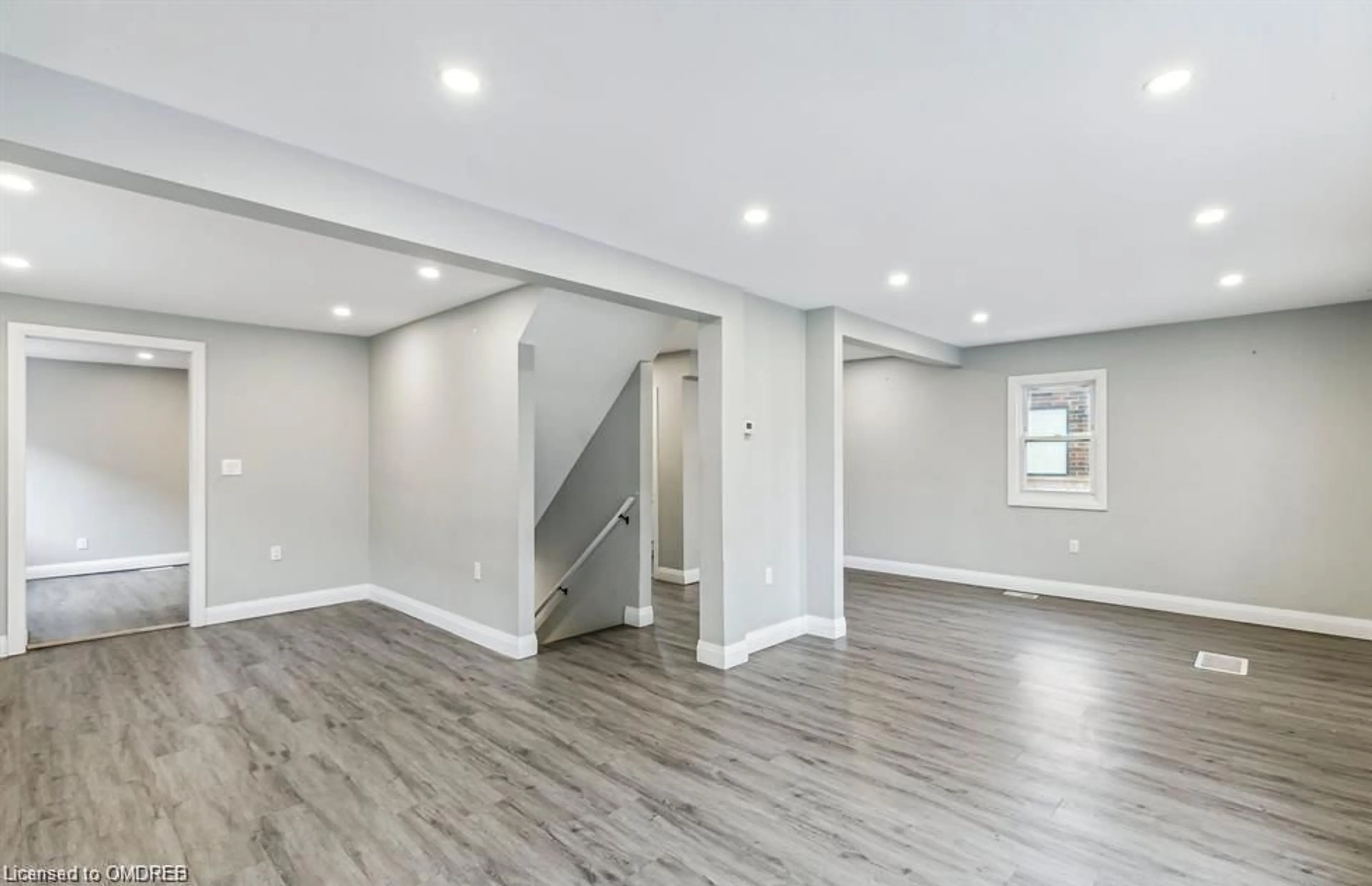 A pic of a room, wood floors for 131 Bell Ave, Hamilton Ontario L8K 3E5