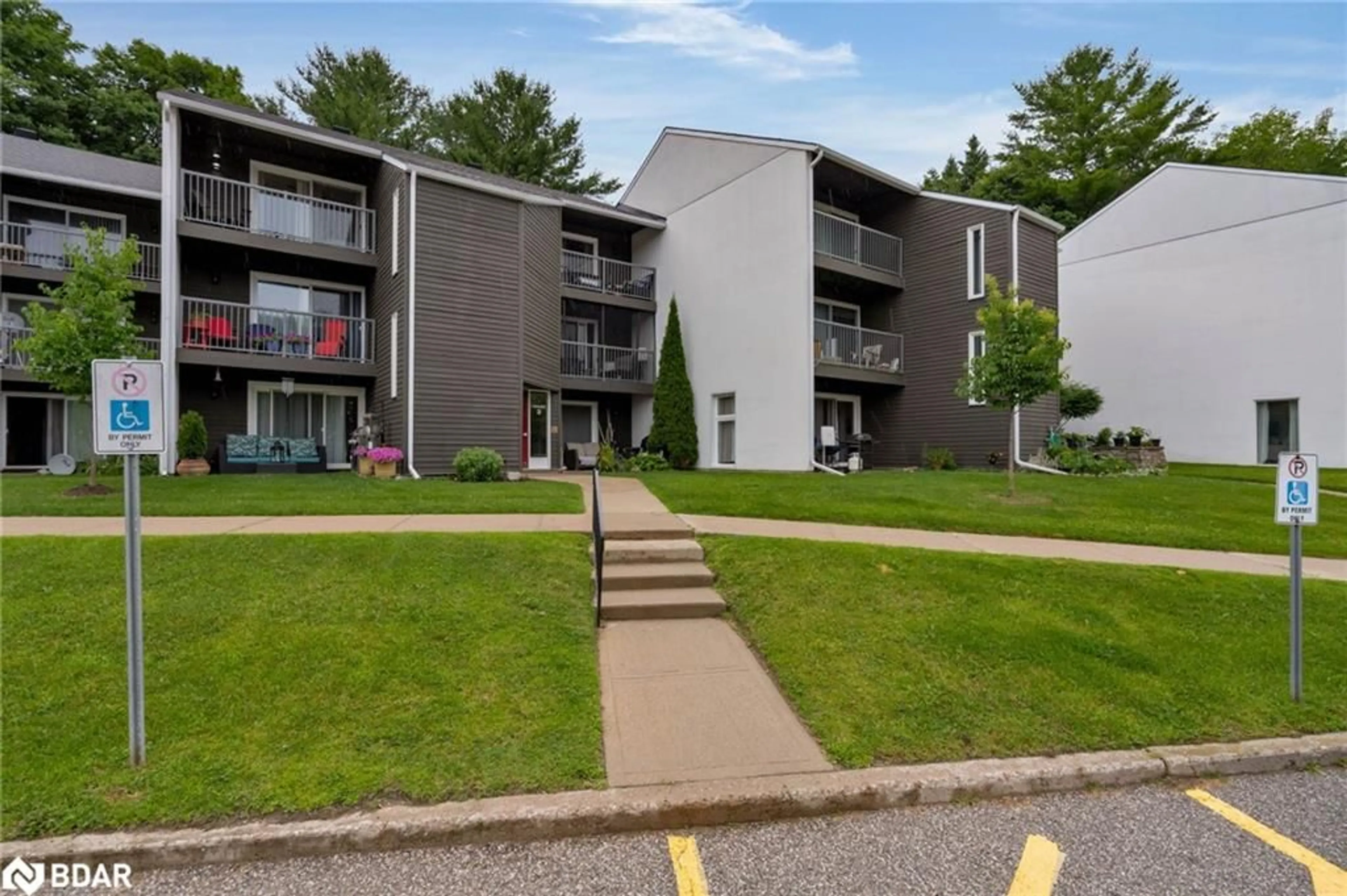 A pic from exterior of the house or condo, the front or back of building for 1102 Horseshoe Valley Rd #303, Horseshoe Valley Ontario L4M 4Y8