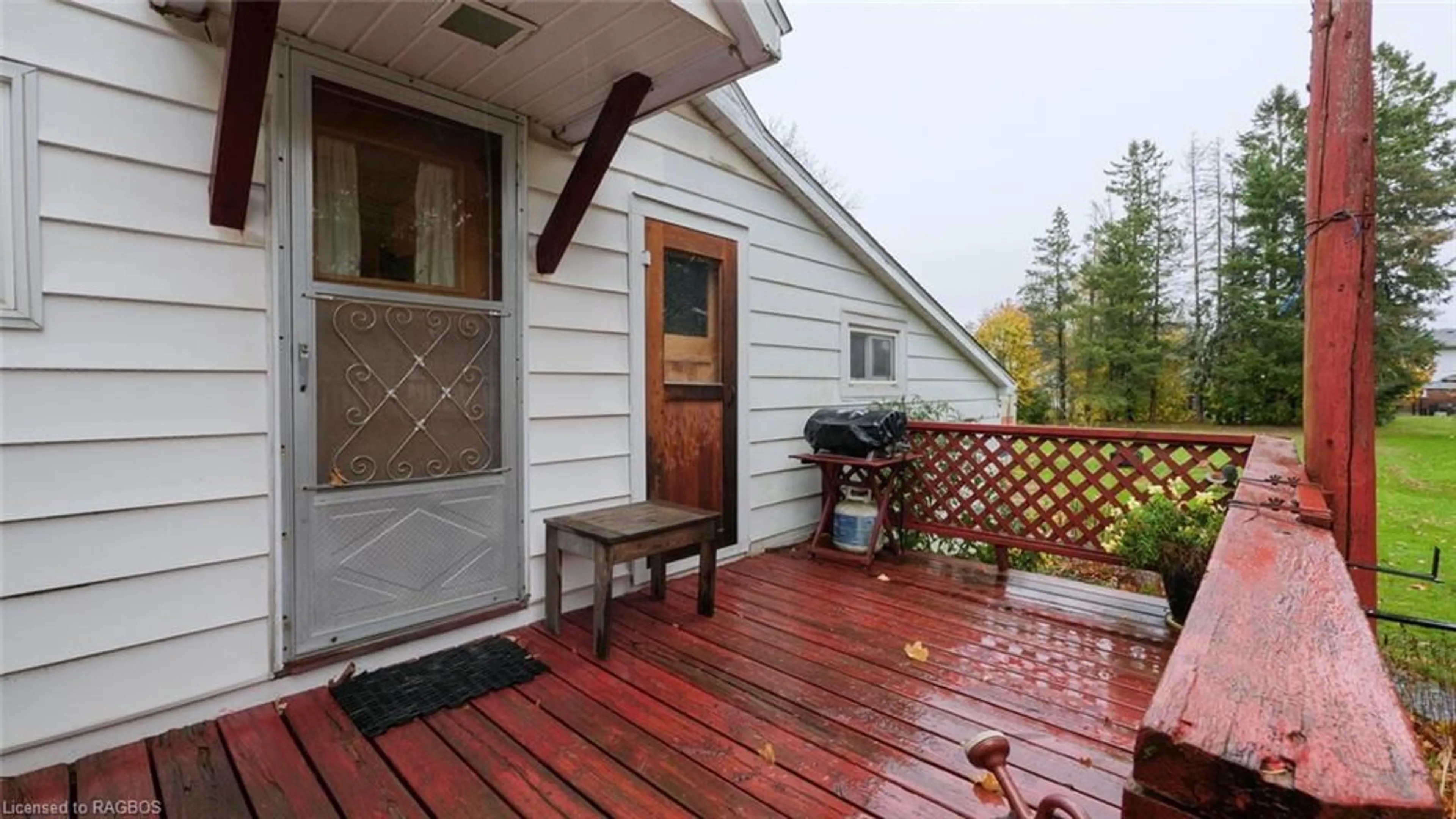 Patio, cottage for 419 Scott St, Wiarton Ontario N0H 2T0