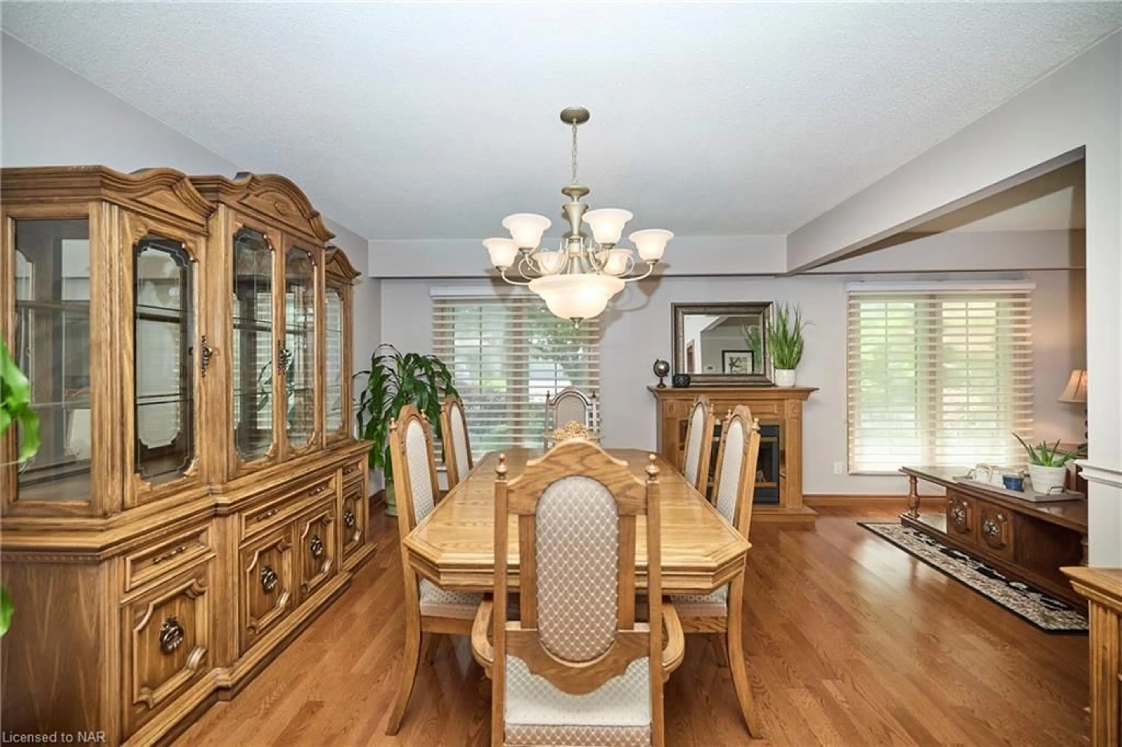 Dining room, wood floors, cottage for 7151 Maywood St, Niagara Falls Ontario L2E 5P6