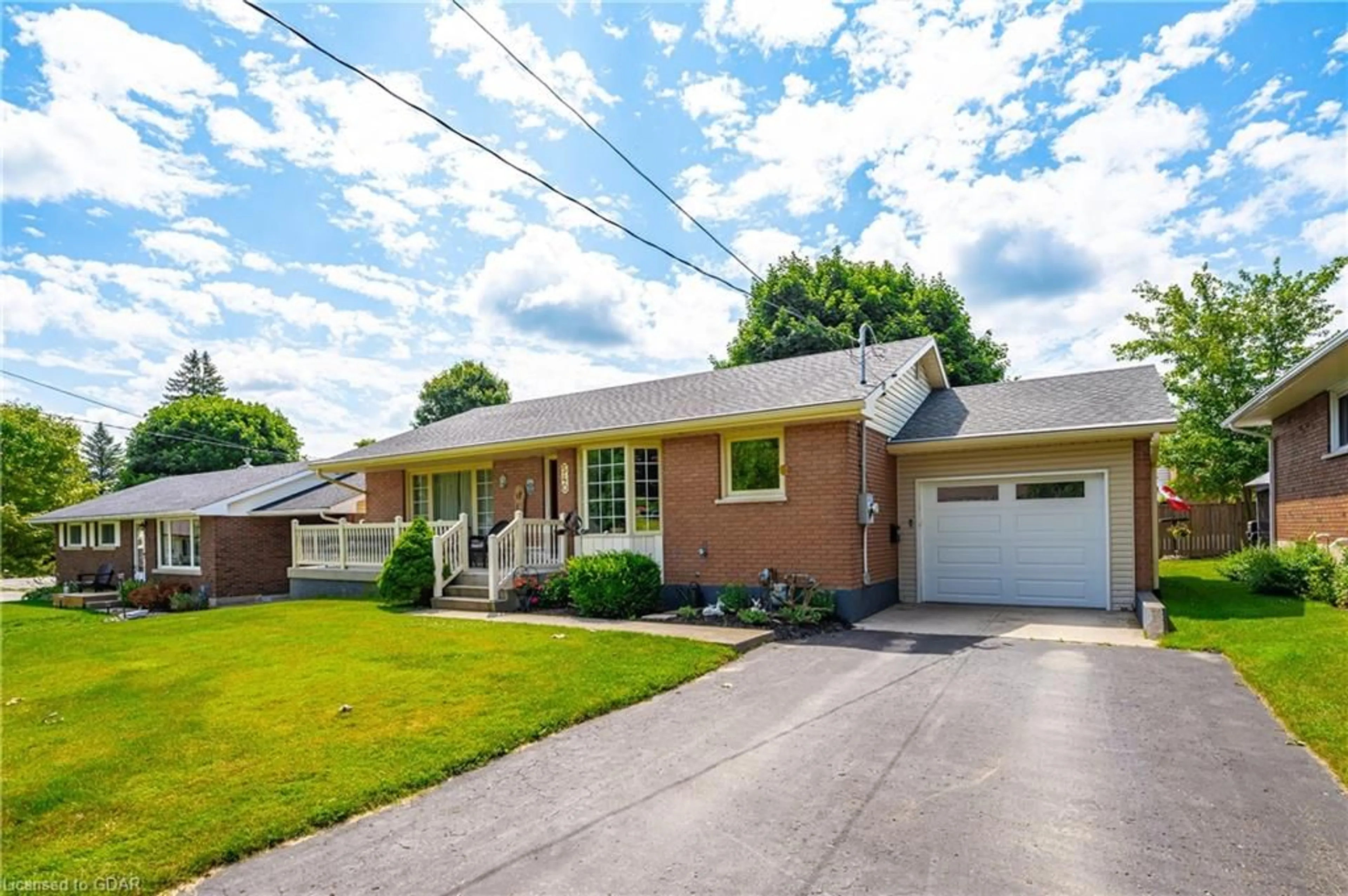 Frontside or backside of a home, cottage for 540 Princess Ann St, Mount Forest Ontario N0G 2L3