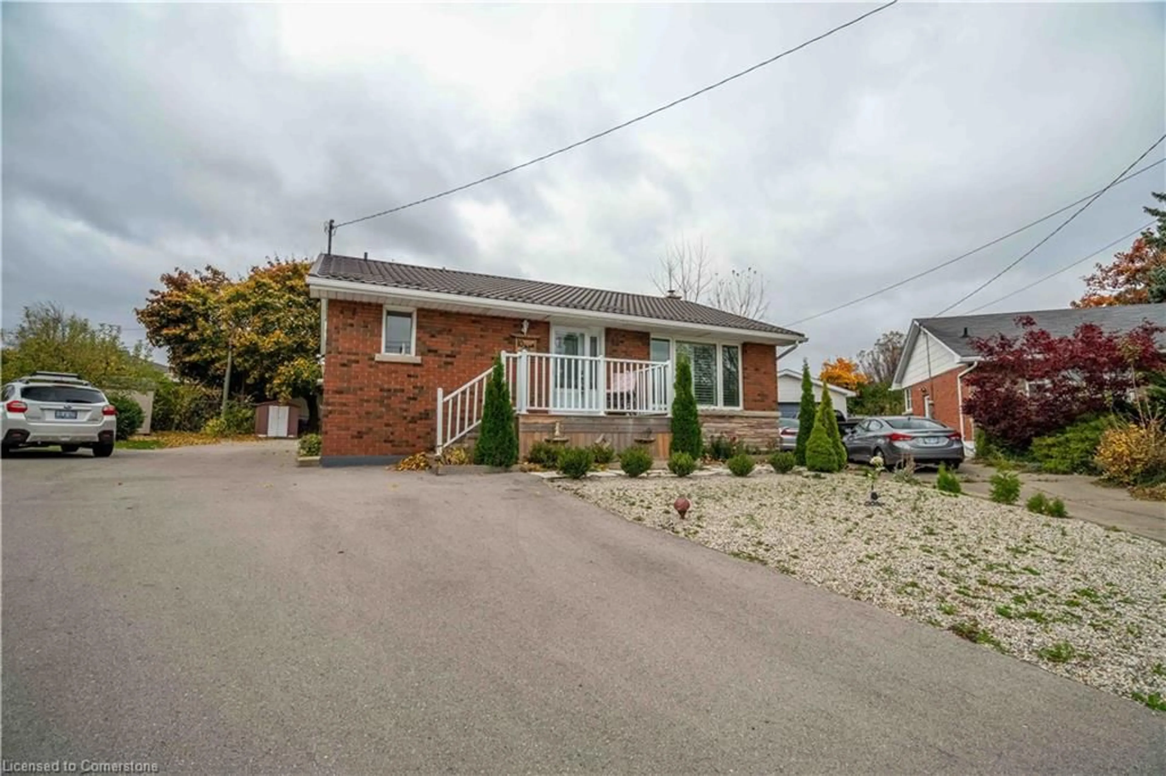 Frontside or backside of a home, cottage for 10 Salmond Crt, Hamilton Ontario L8T 2J7