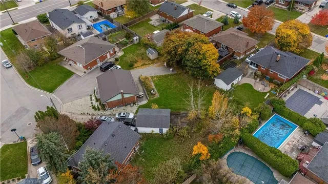 Additional property image - 10 Salmond Crt