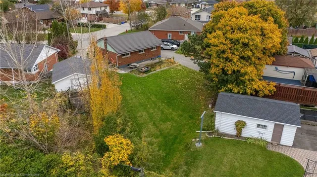 Additional property image - 10 Salmond Crt
