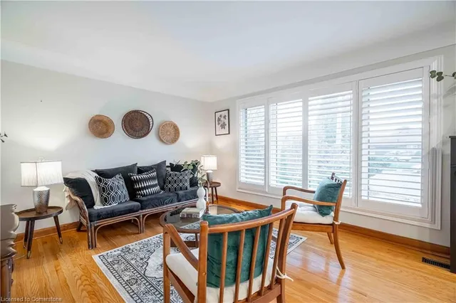 Additional property image - 10 Salmond Crt