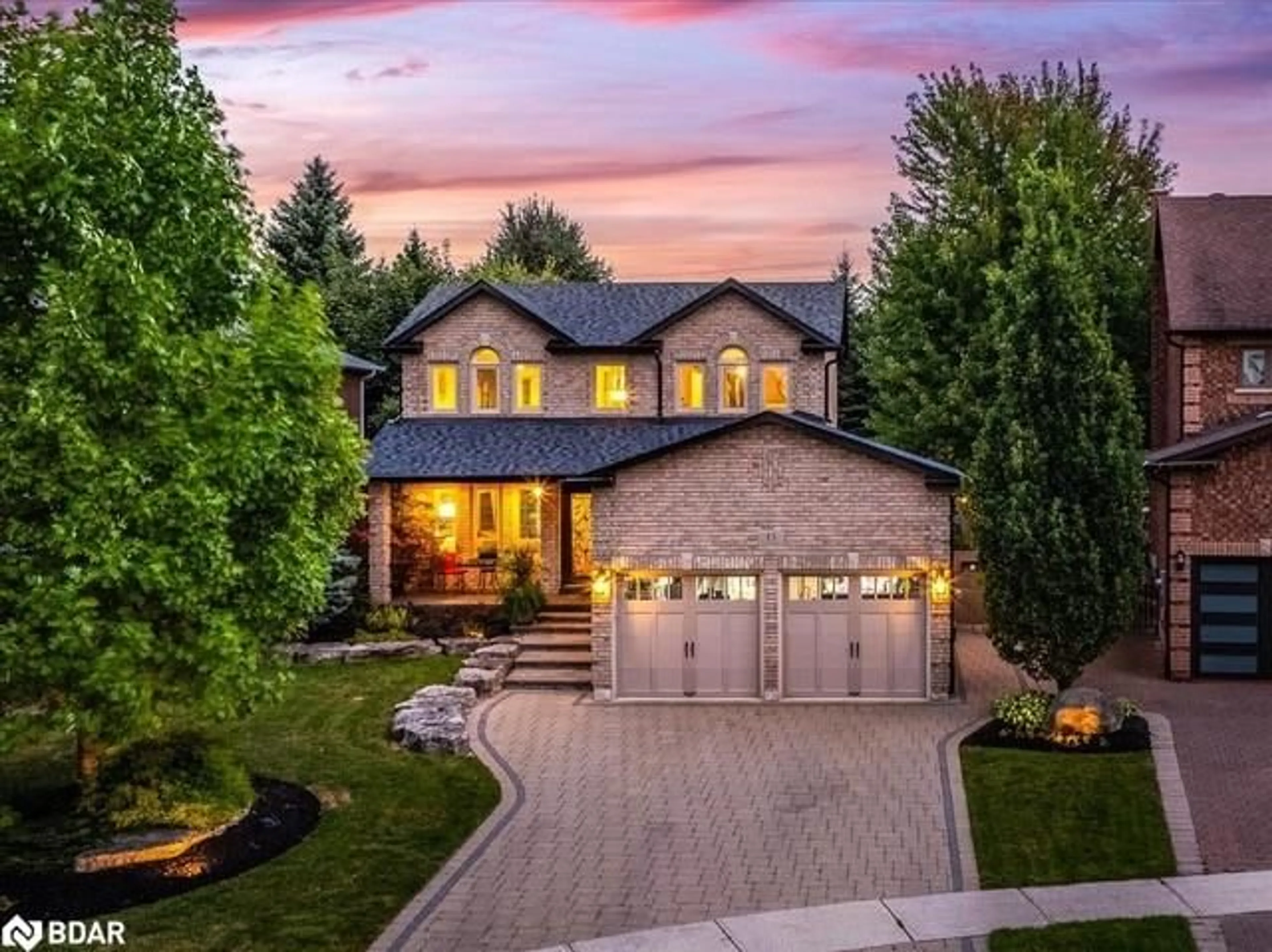 Home with brick exterior material for 15 Cityview Cir, Barrie Ontario L4N 7V2