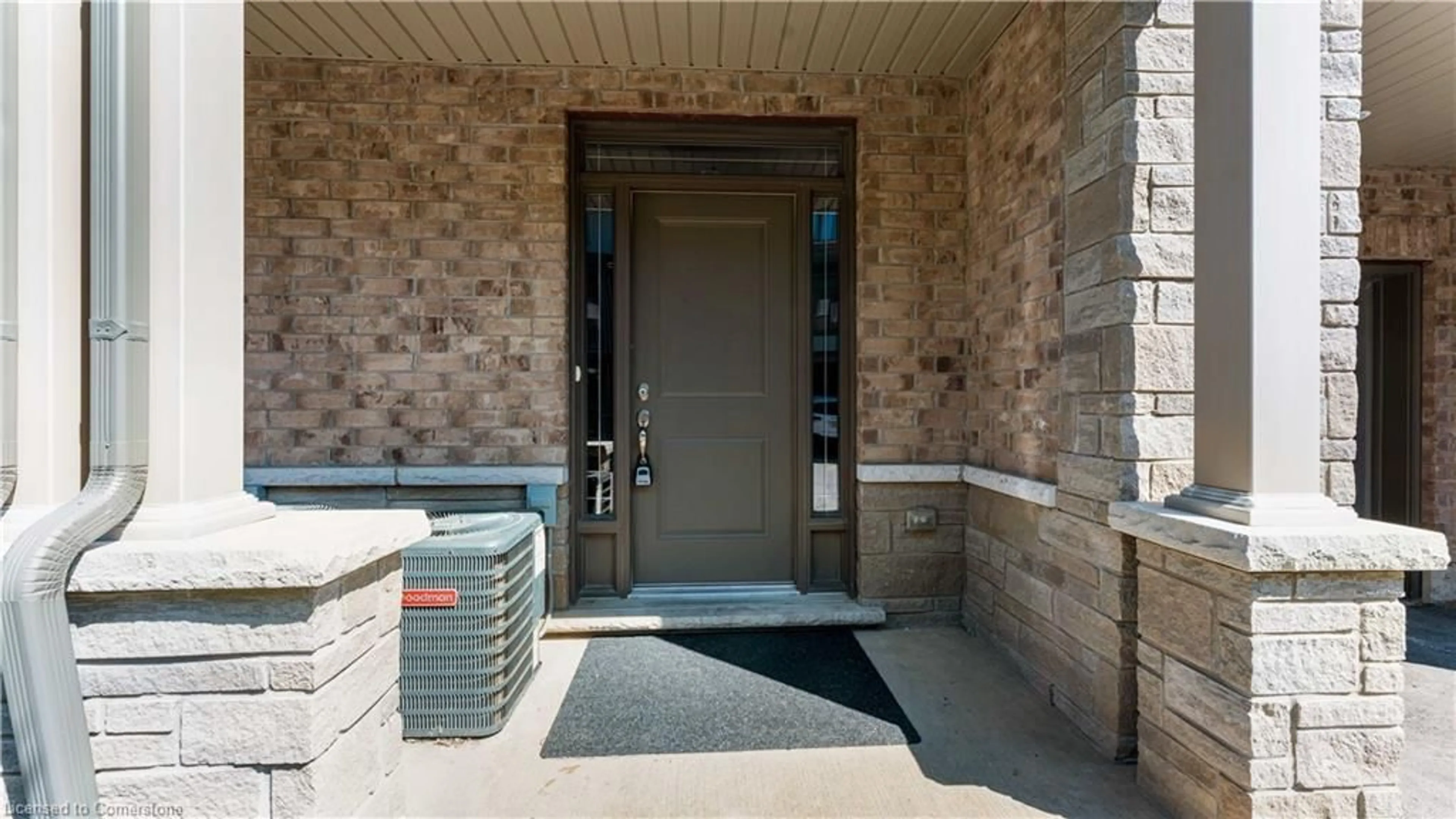 Indoor foyer, cement floor for 77 Diana Ave #113, Brantford Ontario N3T 0R6