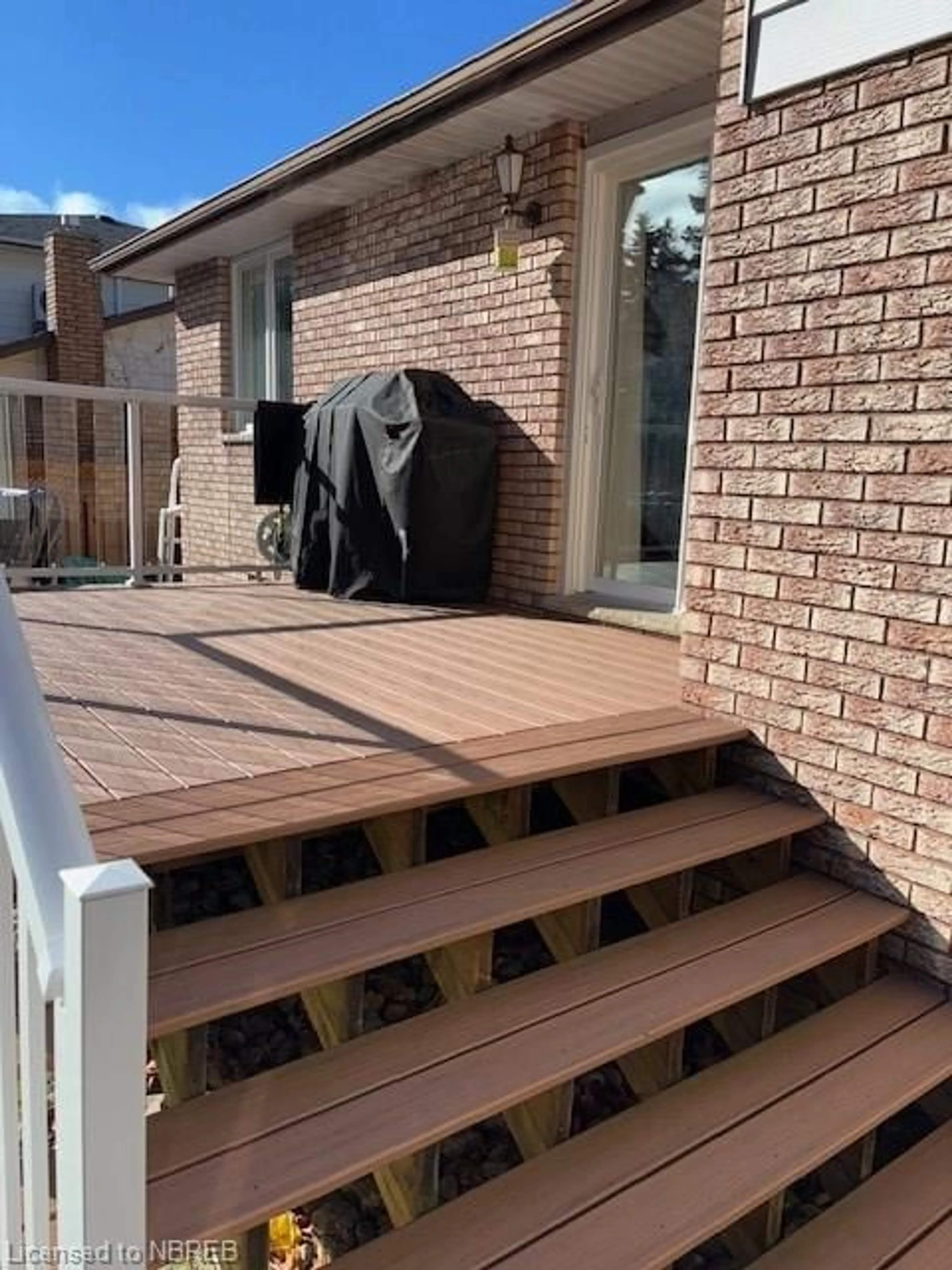 Patio for 116 Francis St, North Bay Ontario P1C 1B1