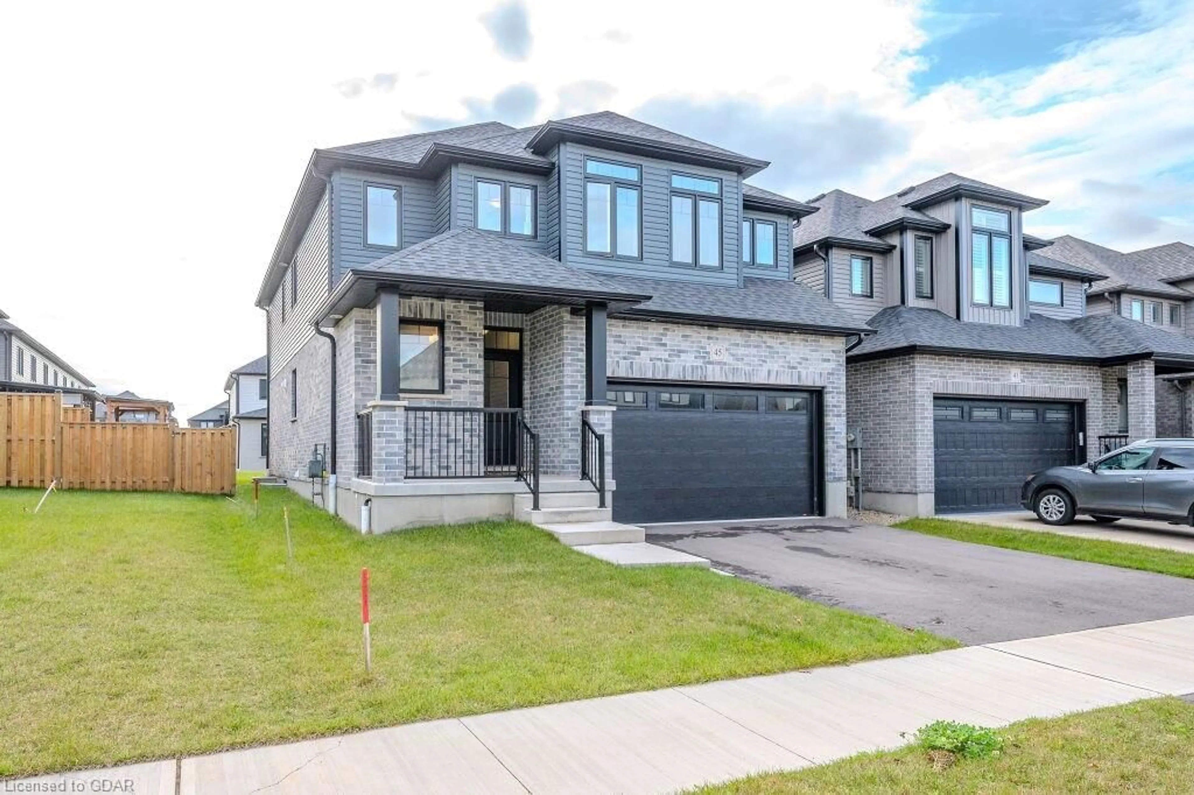 Frontside or backside of a home, the street view for 45 Queensgate Cres, Breslau Ontario N0B 1M0