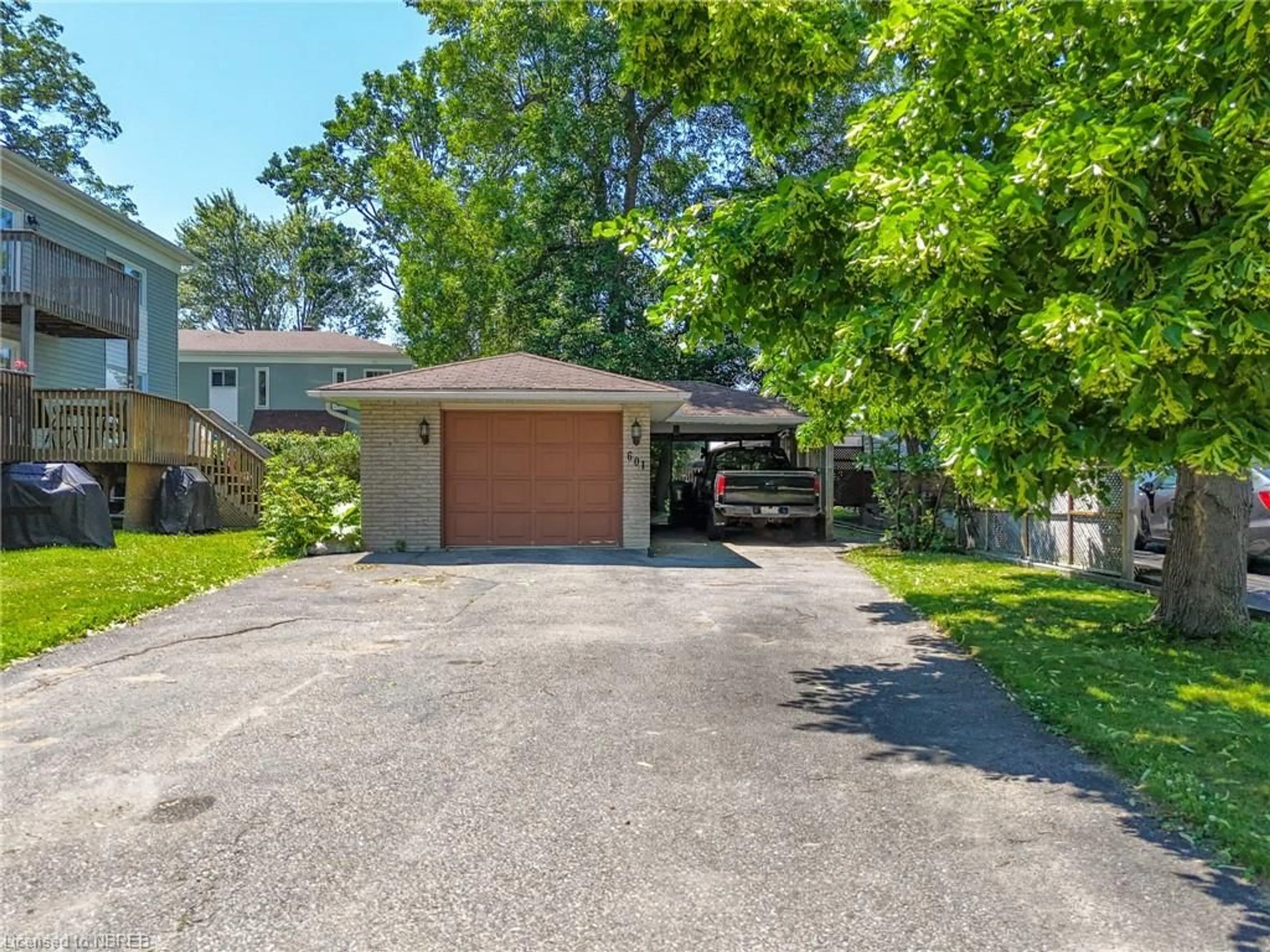 Frontside or backside of a home, cottage for 601 Banner Ave, North Bay Ontario P1A 1X7