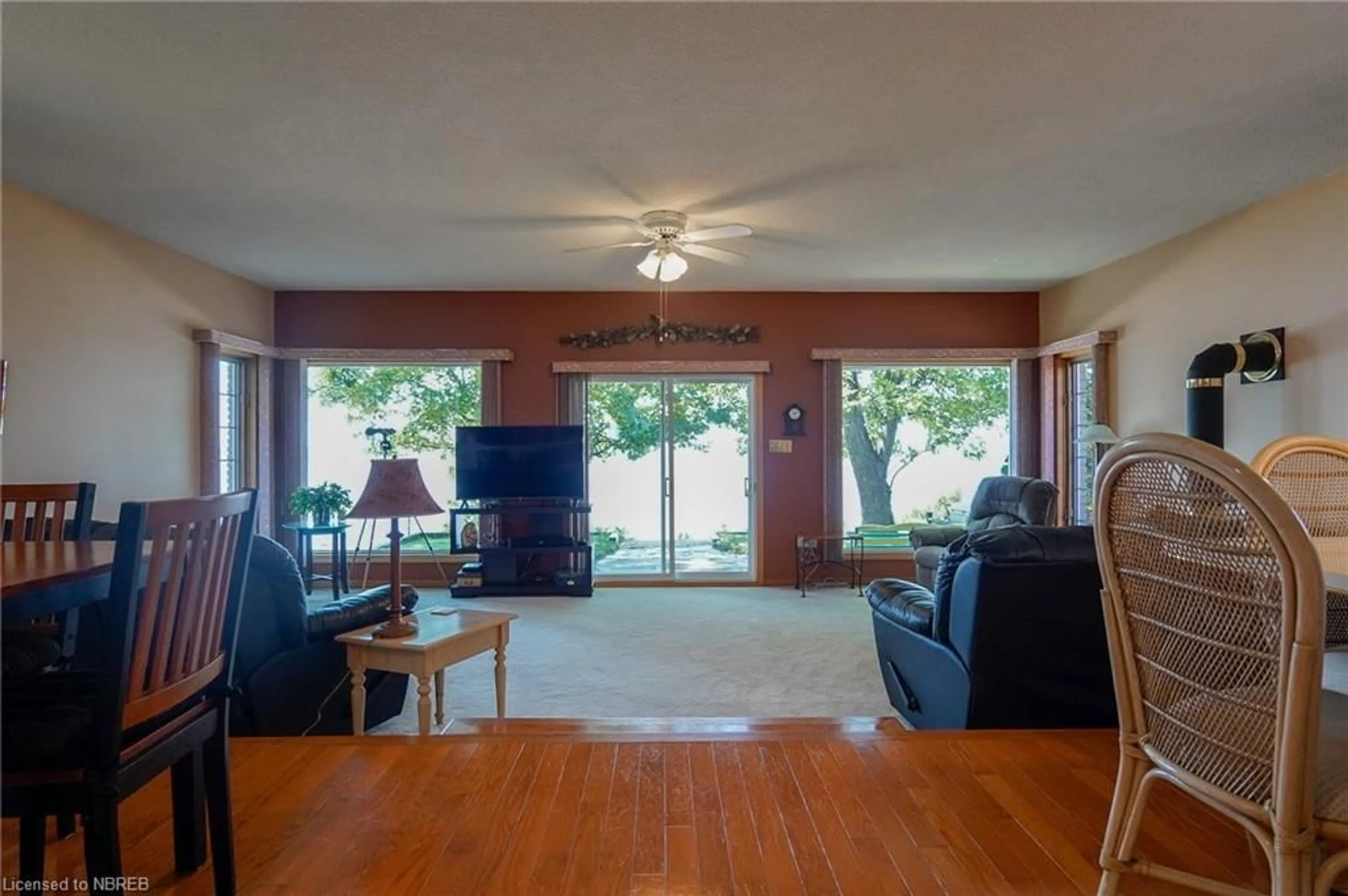 Living room, wood floors for 601 Banner Ave, North Bay Ontario P1A 1X7