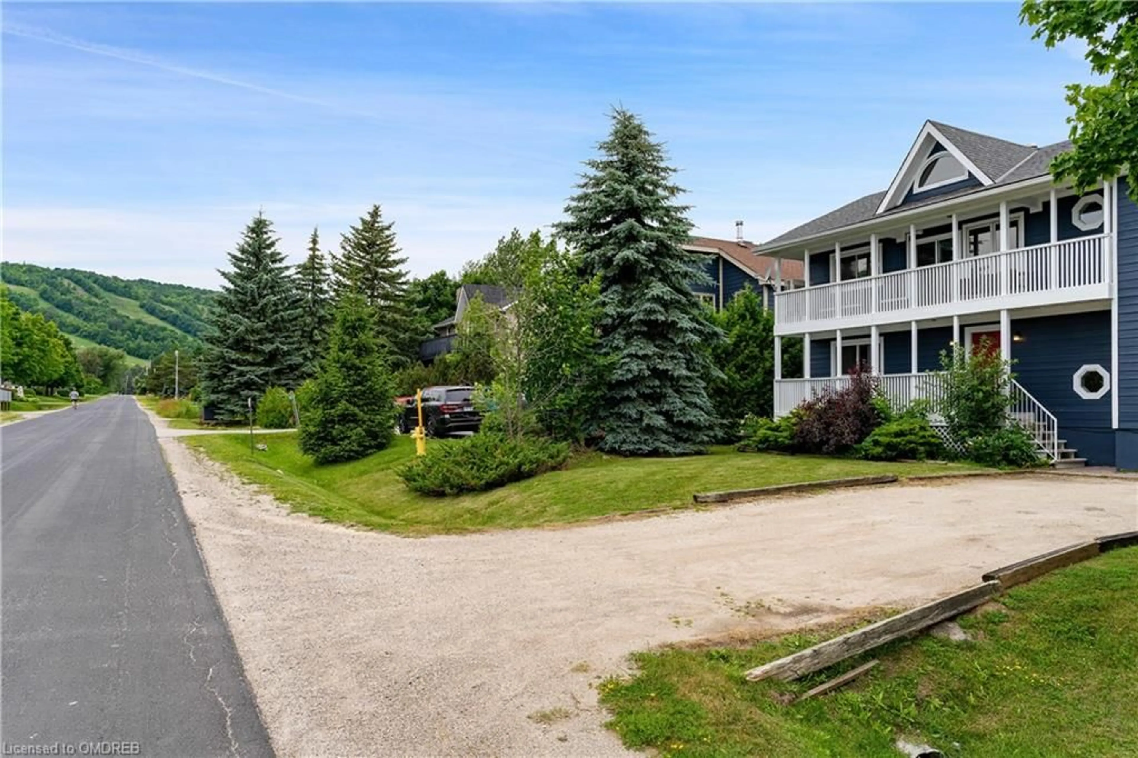 A pic from exterior of the house or condo, the street view for 159 Settlers Way, The Blue Mountains Ontario L9Y 0L5