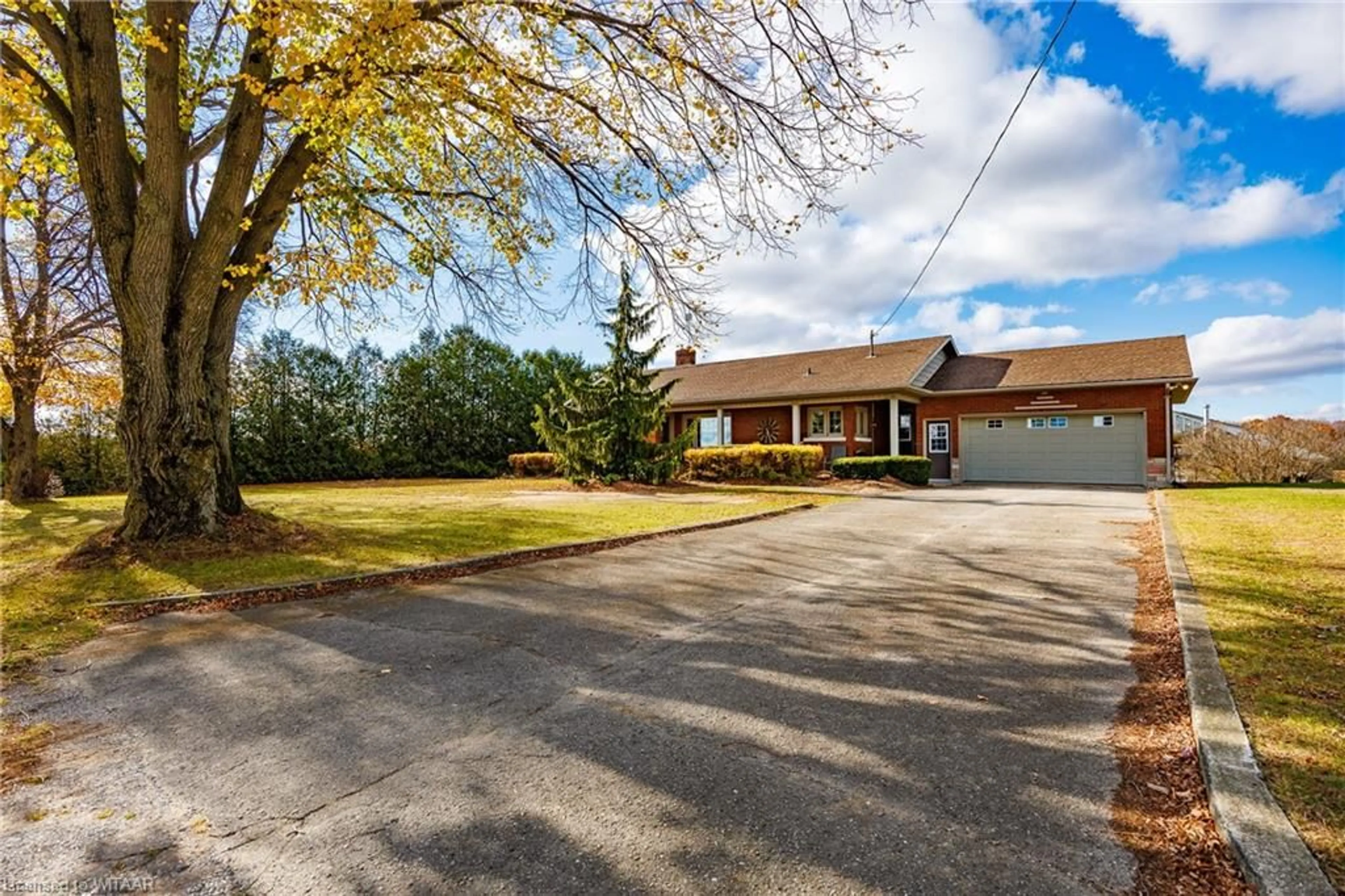 Frontside or backside of a home, cottage for 735 2nd Concession Ntr Rd, Norfolk Ontario N4G 4G7