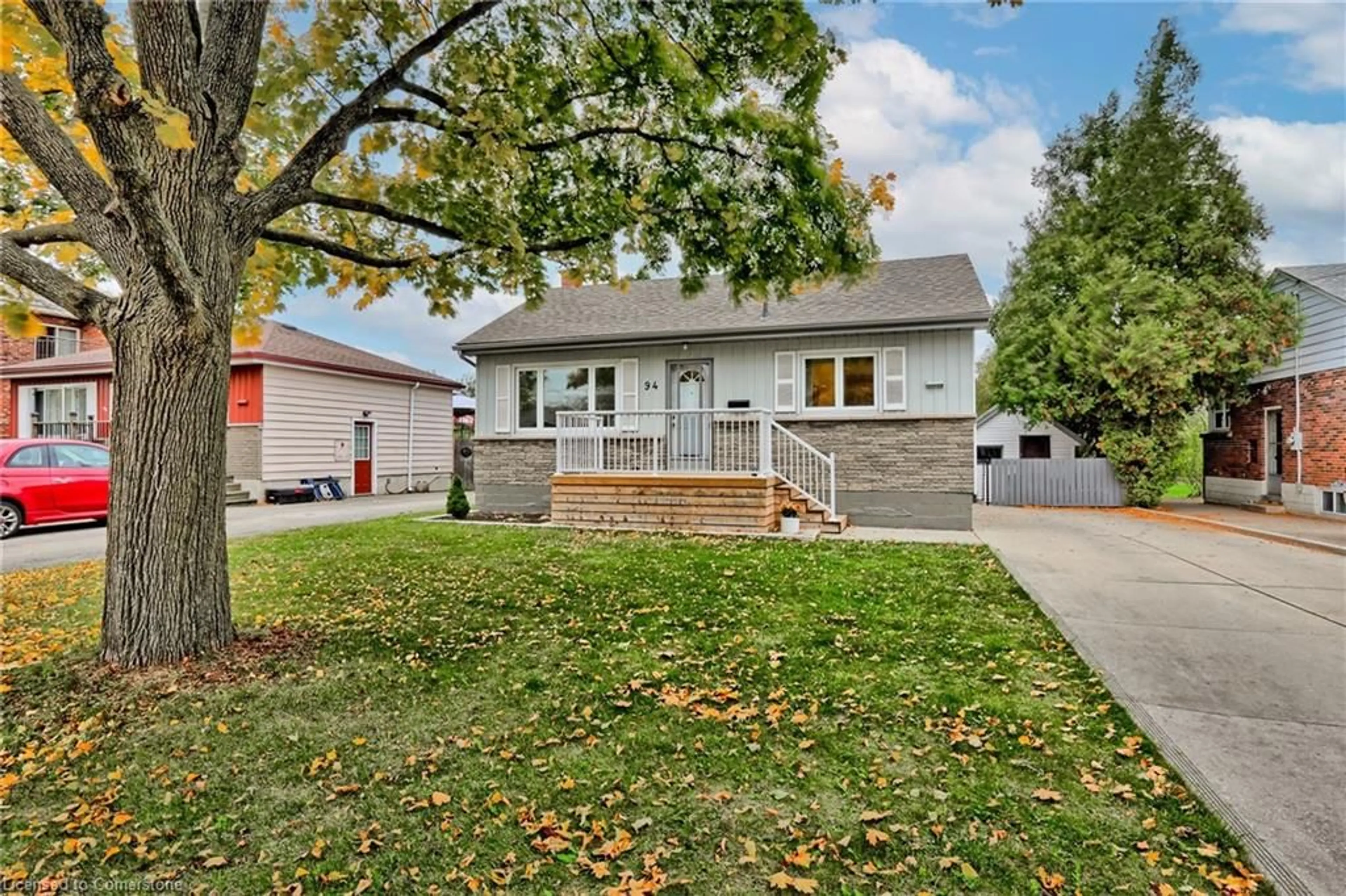 Frontside or backside of a home, cottage for 94 Dana Dr, Hamilton Ontario L9A 3H8