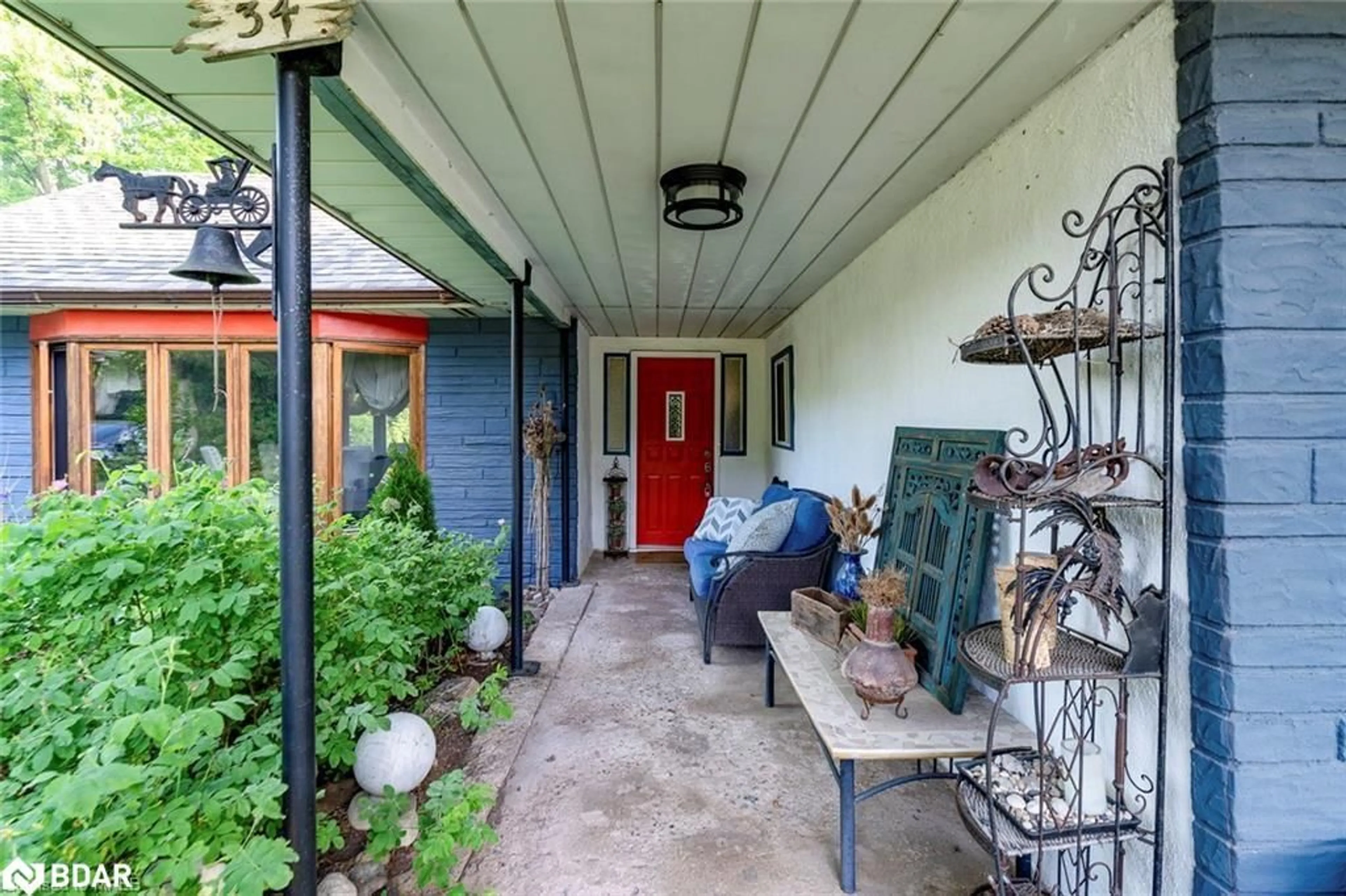 Indoor entryway, cement floor for 99 River Rd, Brampton Ontario L6X 0A9