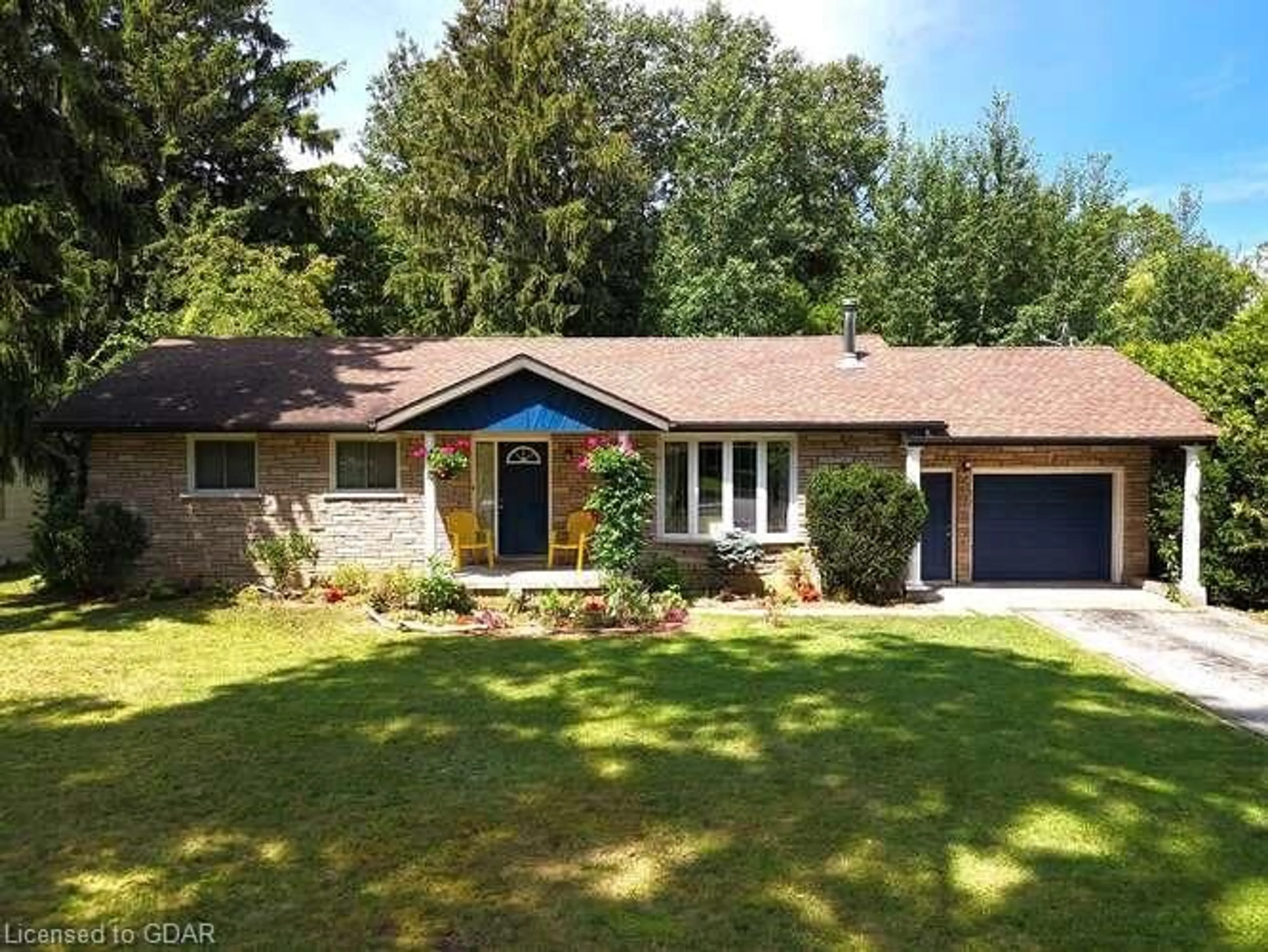 Frontside or backside of a home, cottage for 7 Stark St, Bayfield Ontario N0M 1G0