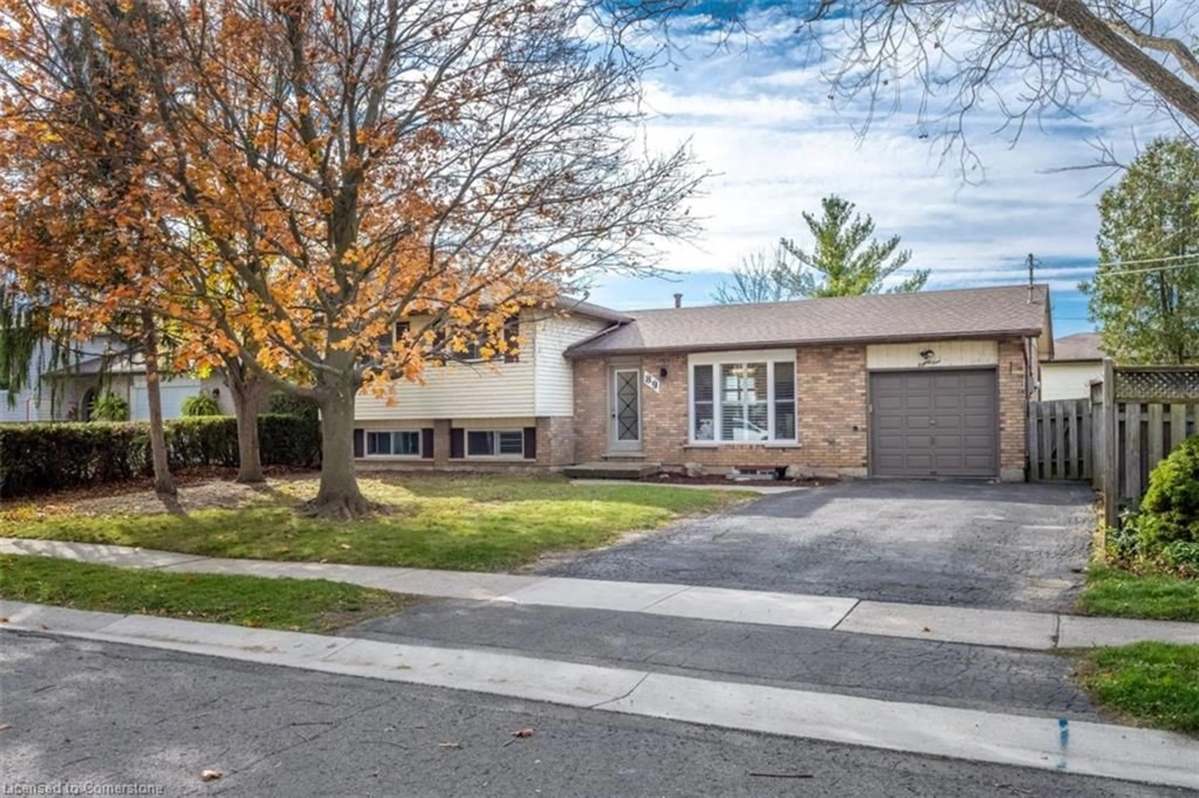 A pic from exterior of the house or condo, the street view for 89 Dundee Dr, Caledonia Ontario N3W 1J8