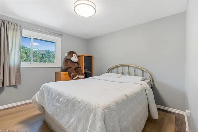 Additional property image - 6 Rideau Cres
