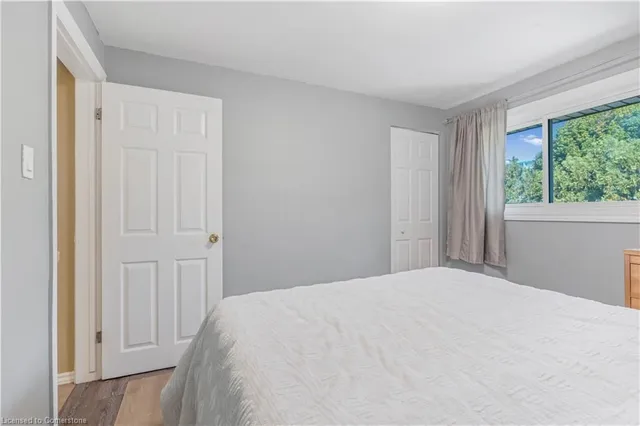 Additional property image - 6 Rideau Cres