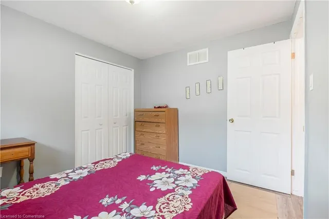 Additional property image - 6 Rideau Cres