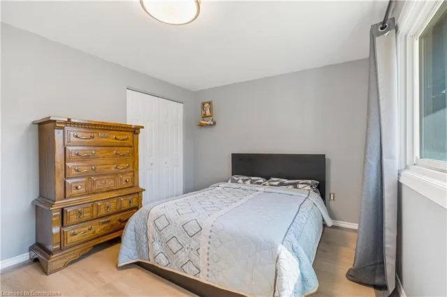 Additional property image - 6 Rideau Cres