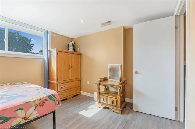 Additional property image - 6 Rideau Cres